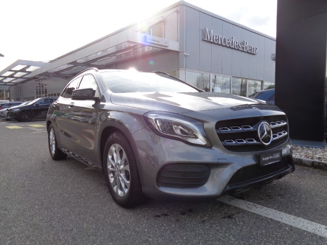 MERCEDES-BENZ GLA 250 AMG Line 4Matic