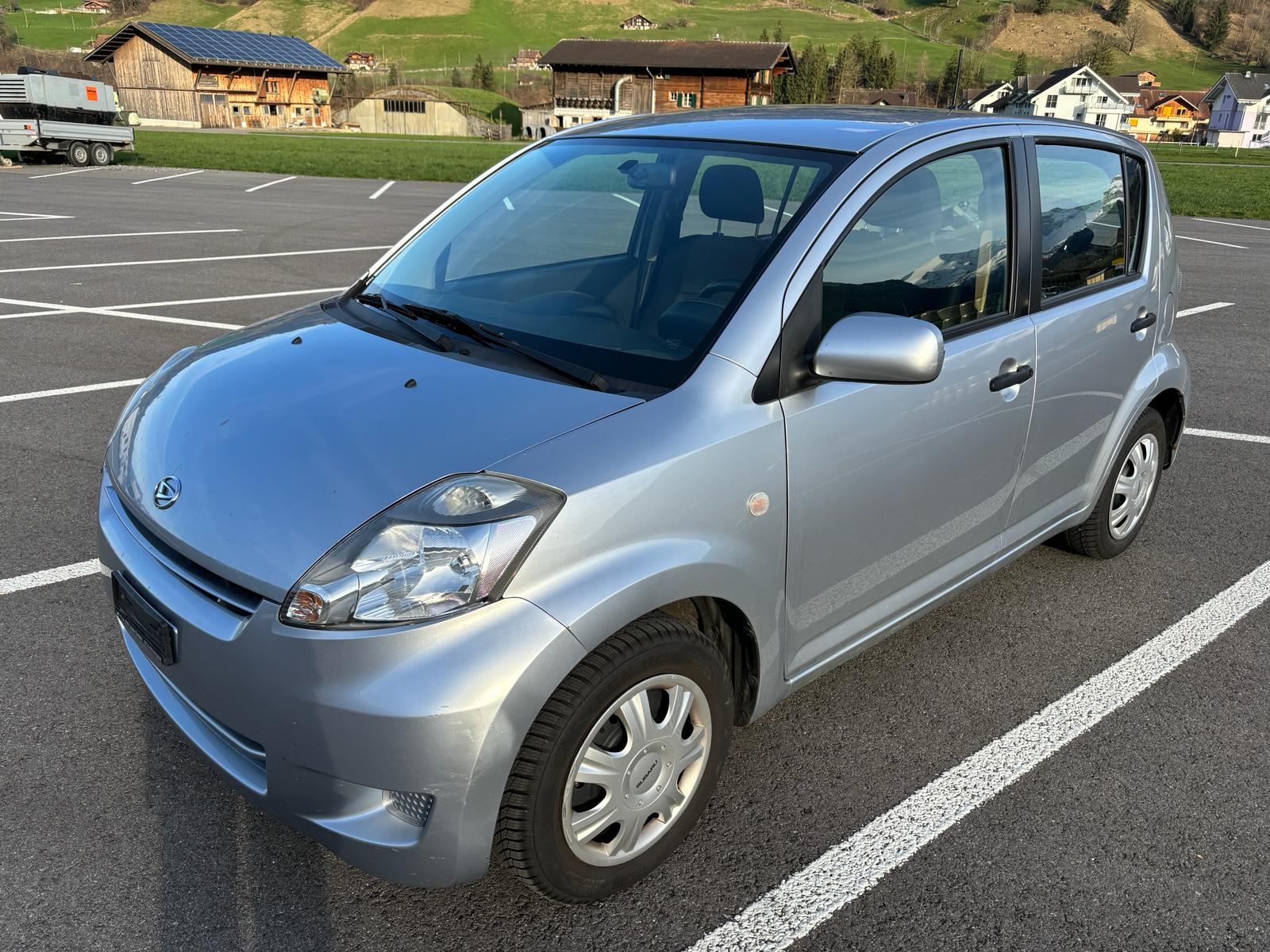 DAIHATSU Sirion 1.3 S Custom 4WD Automatic