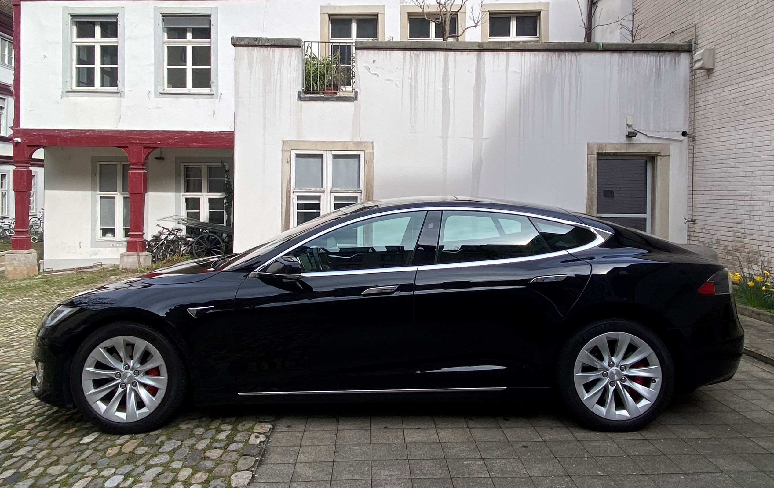 TESLA Model S 100 D Performance