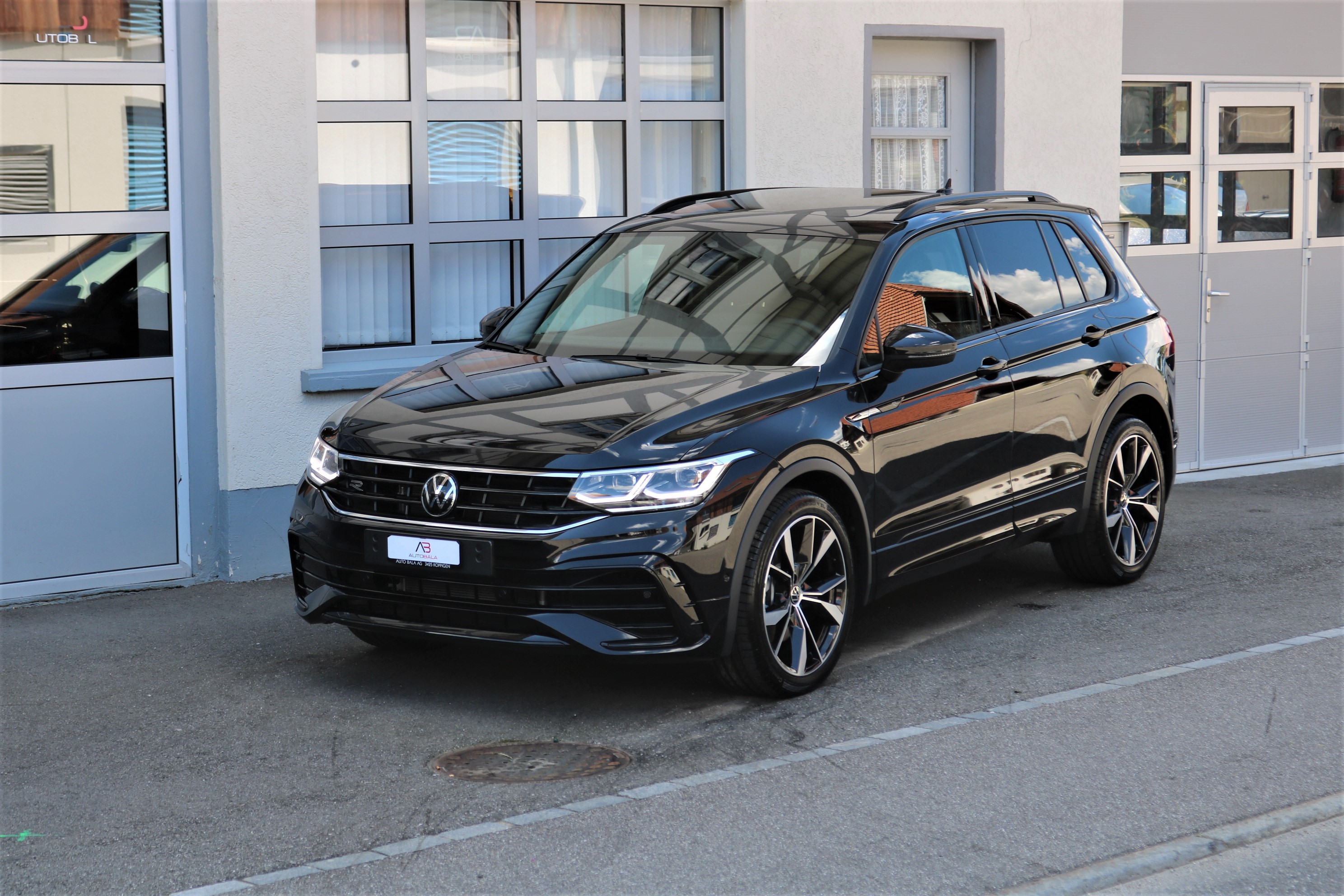 VW Tiguan 2.0TSI R-Line 4Motion DSG + 2.2T AHK