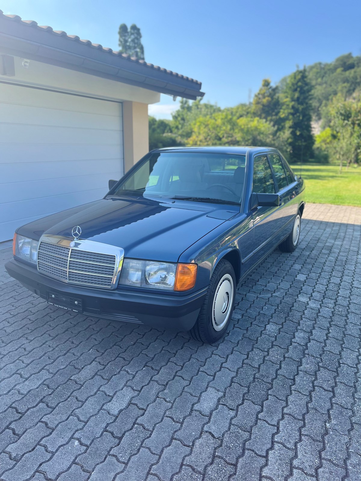 MERCEDES-BENZ 190 E