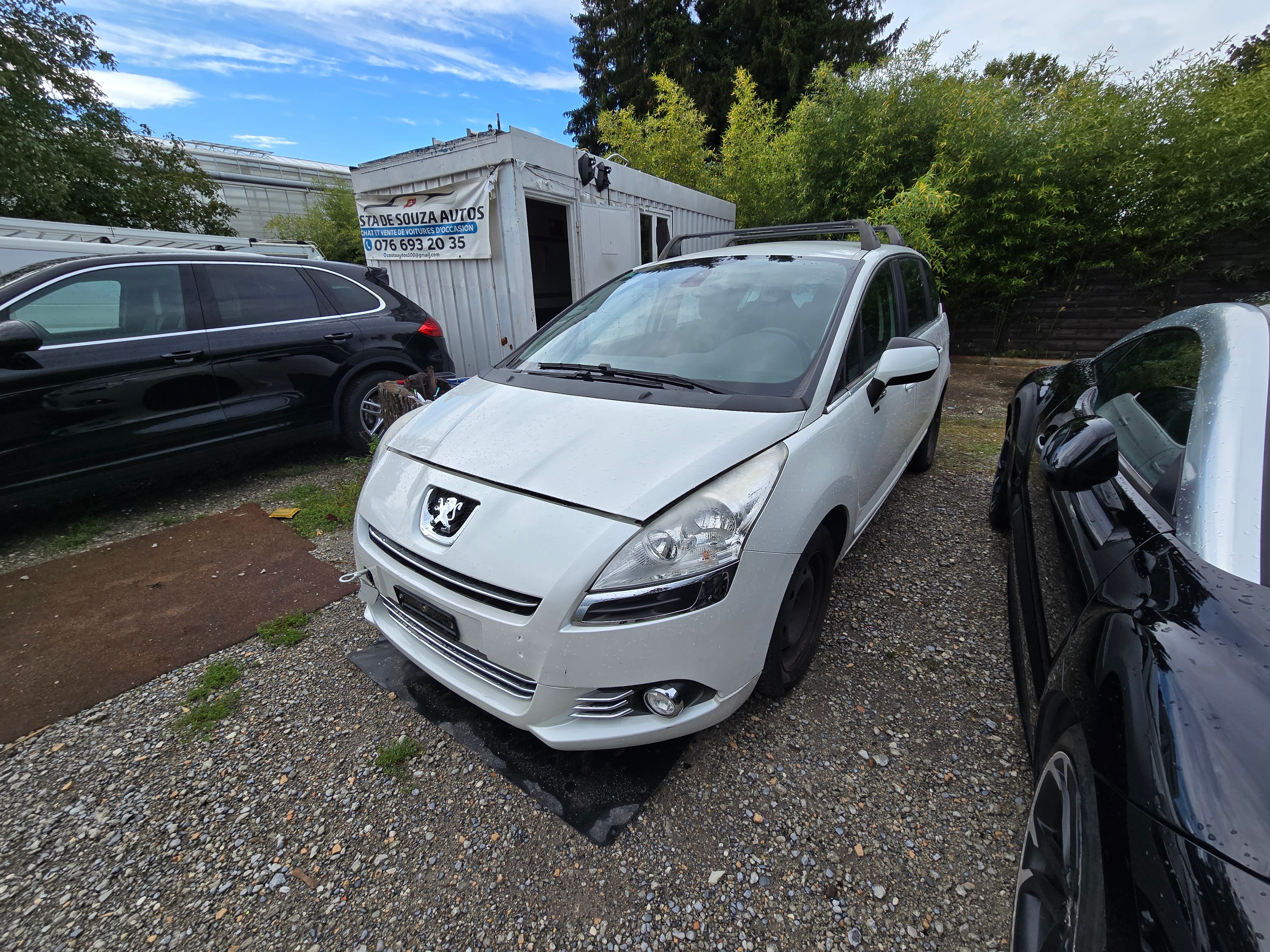 PEUGEOT 5008 1.6 16V T Family