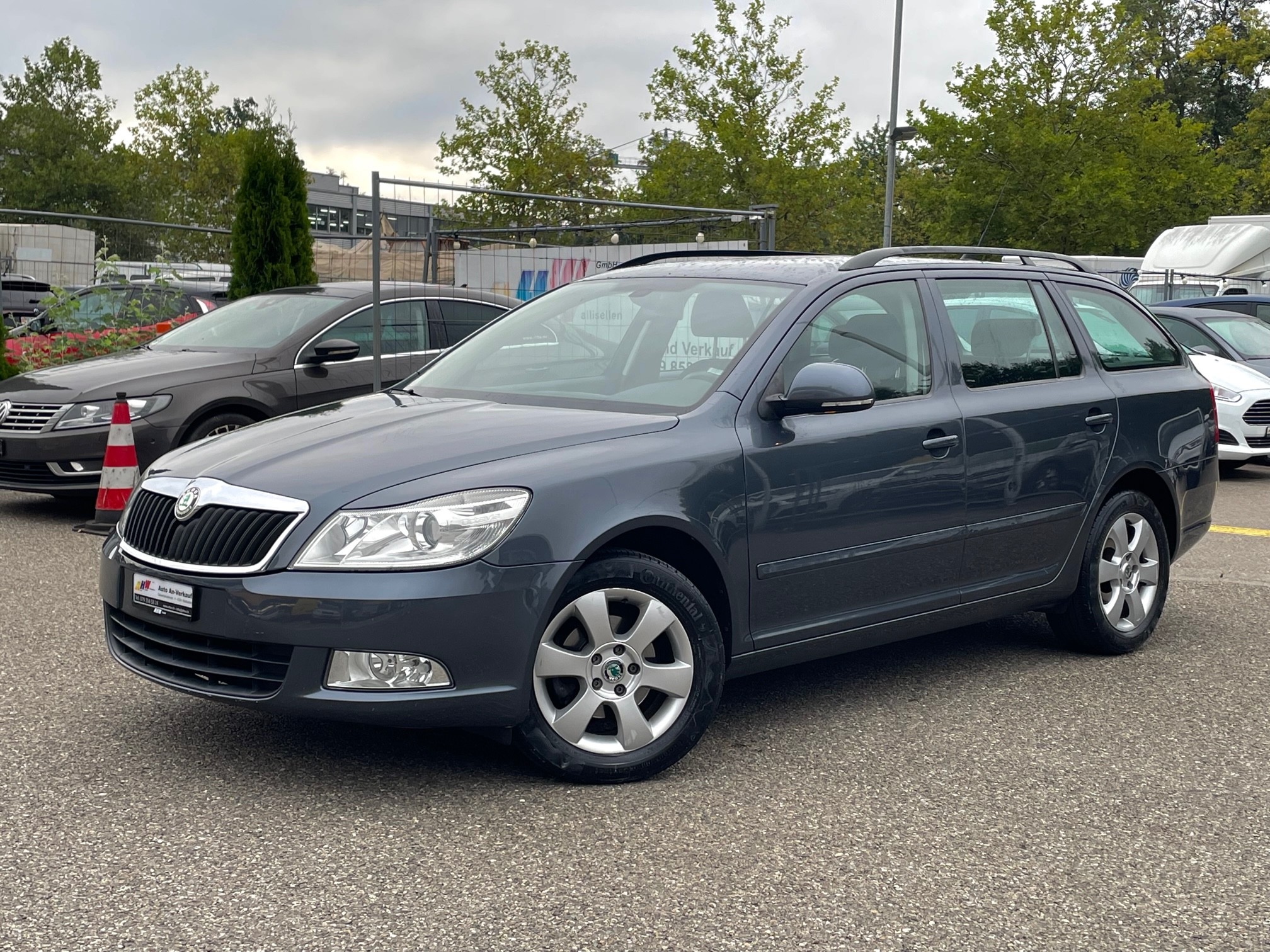 SKODA Octavia Combi 1.9 TDI Ambiente DSG / AHK 1400kg / Facelift / Frisch ab MFK