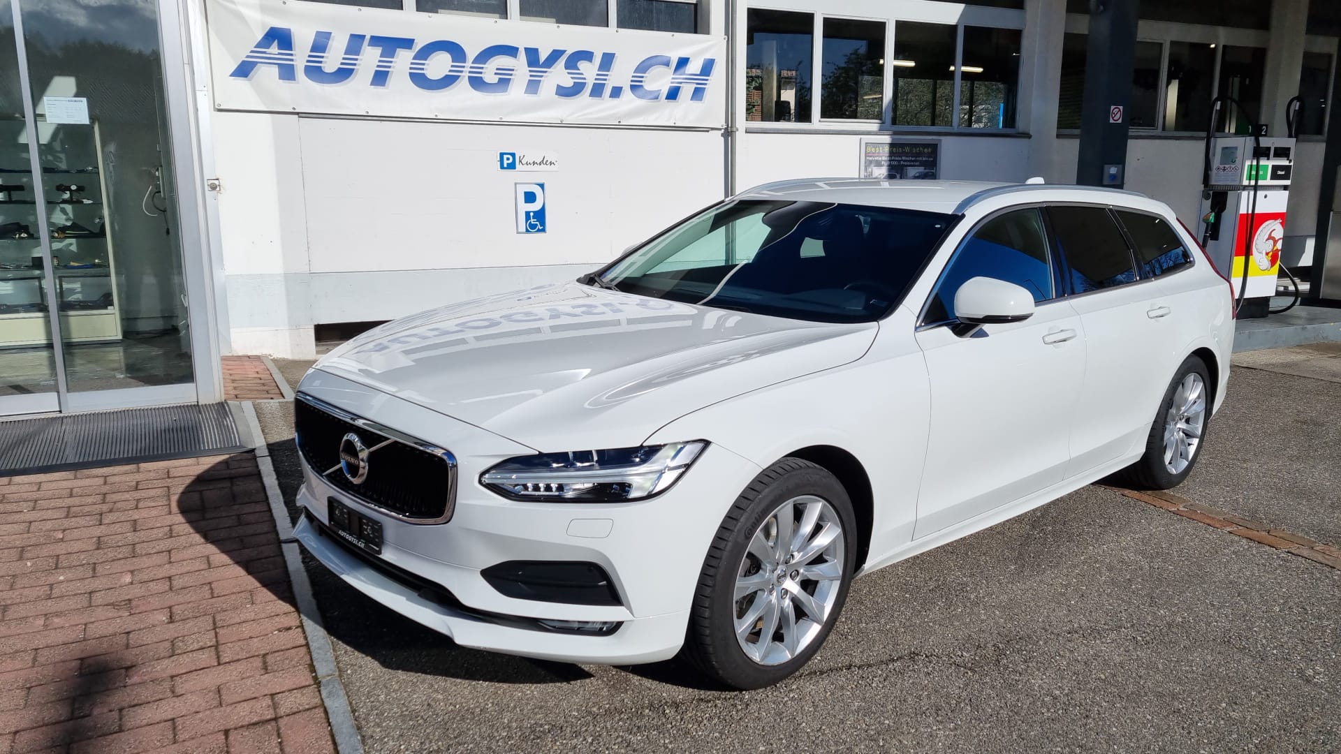 VOLVO V90 T4 Momentum