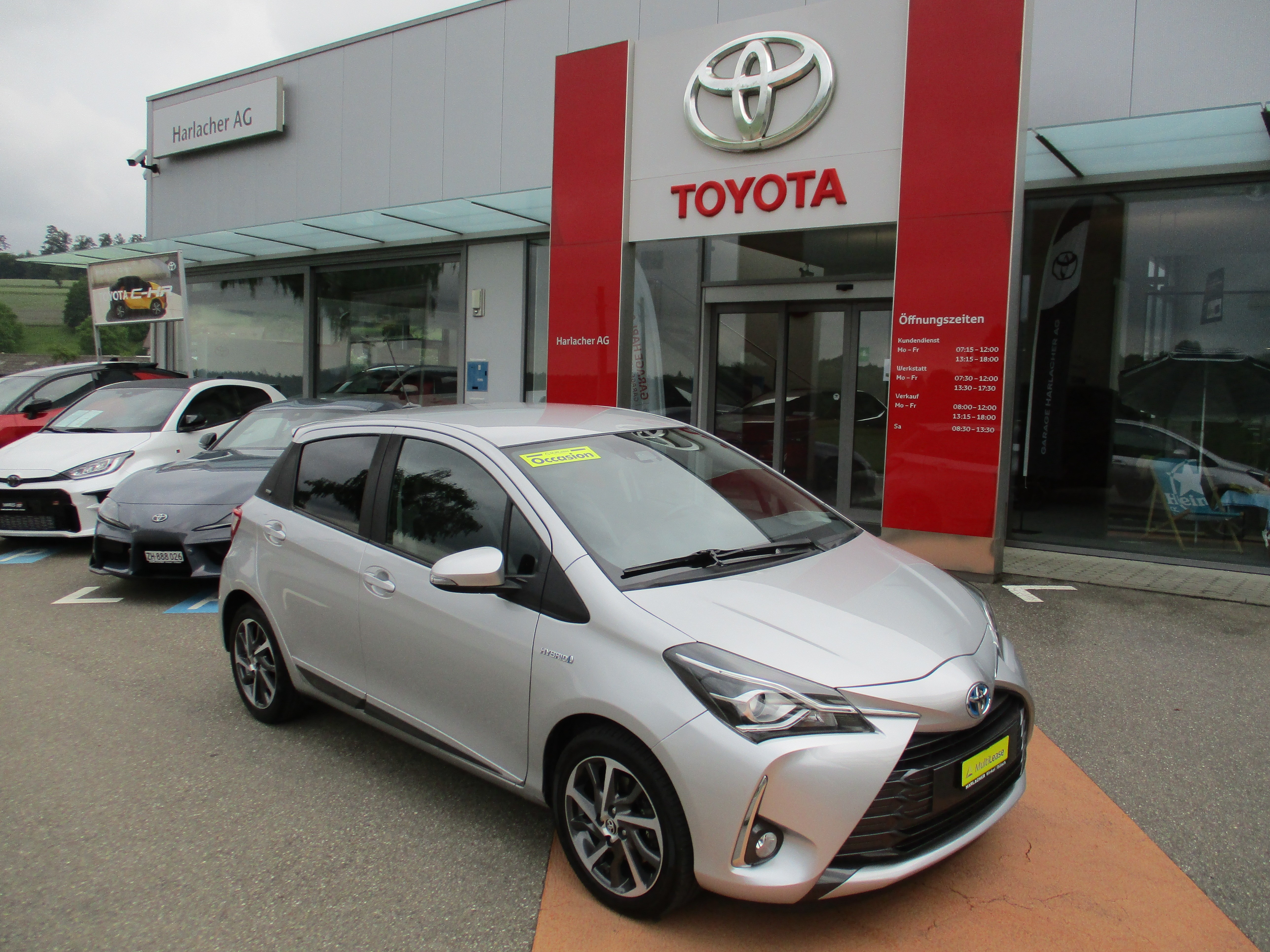 TOYOTA Yaris 1.5 VVT-i Hybrid Trend e-CVT