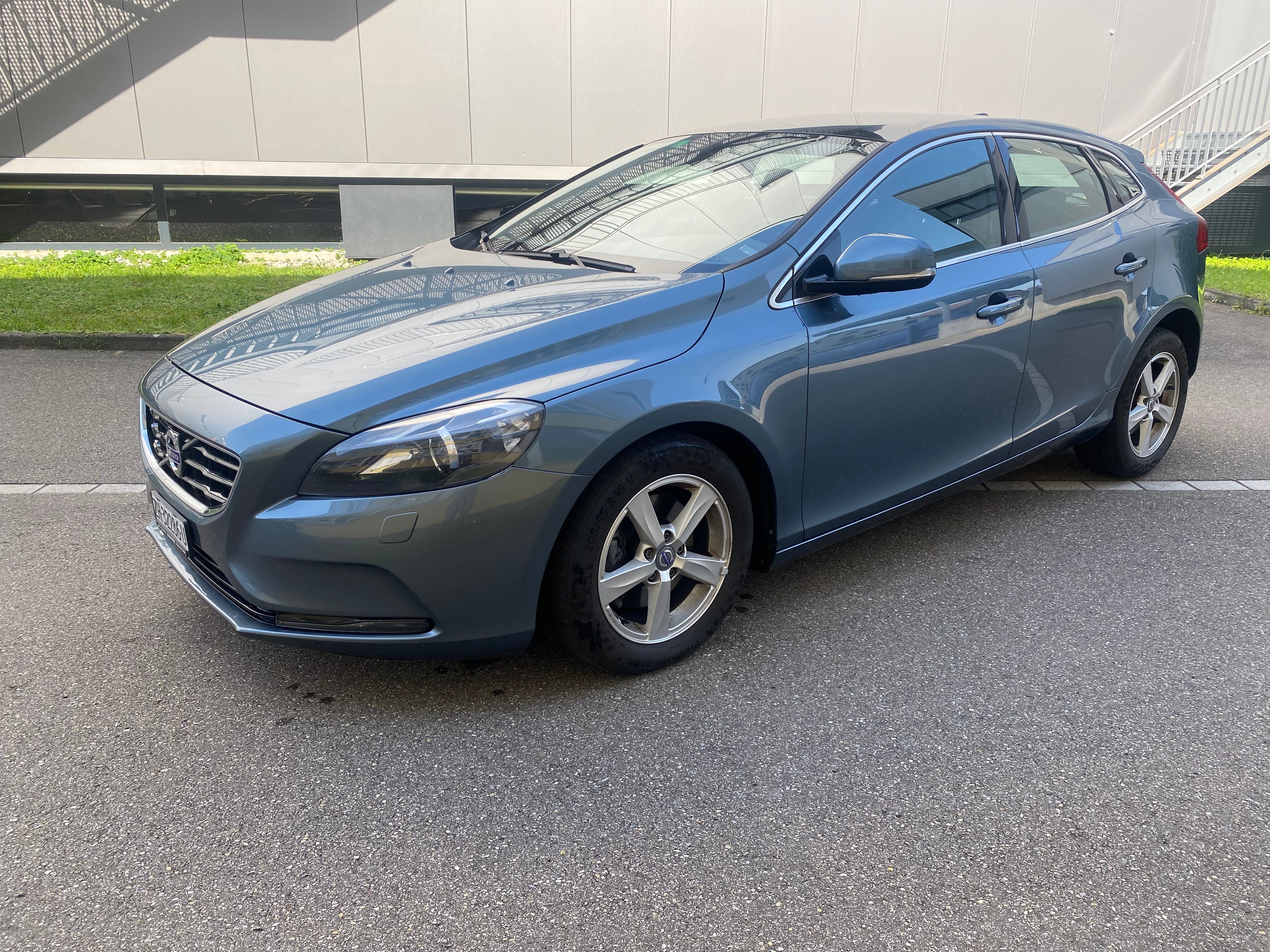 VOLVO V40 T3 Summum