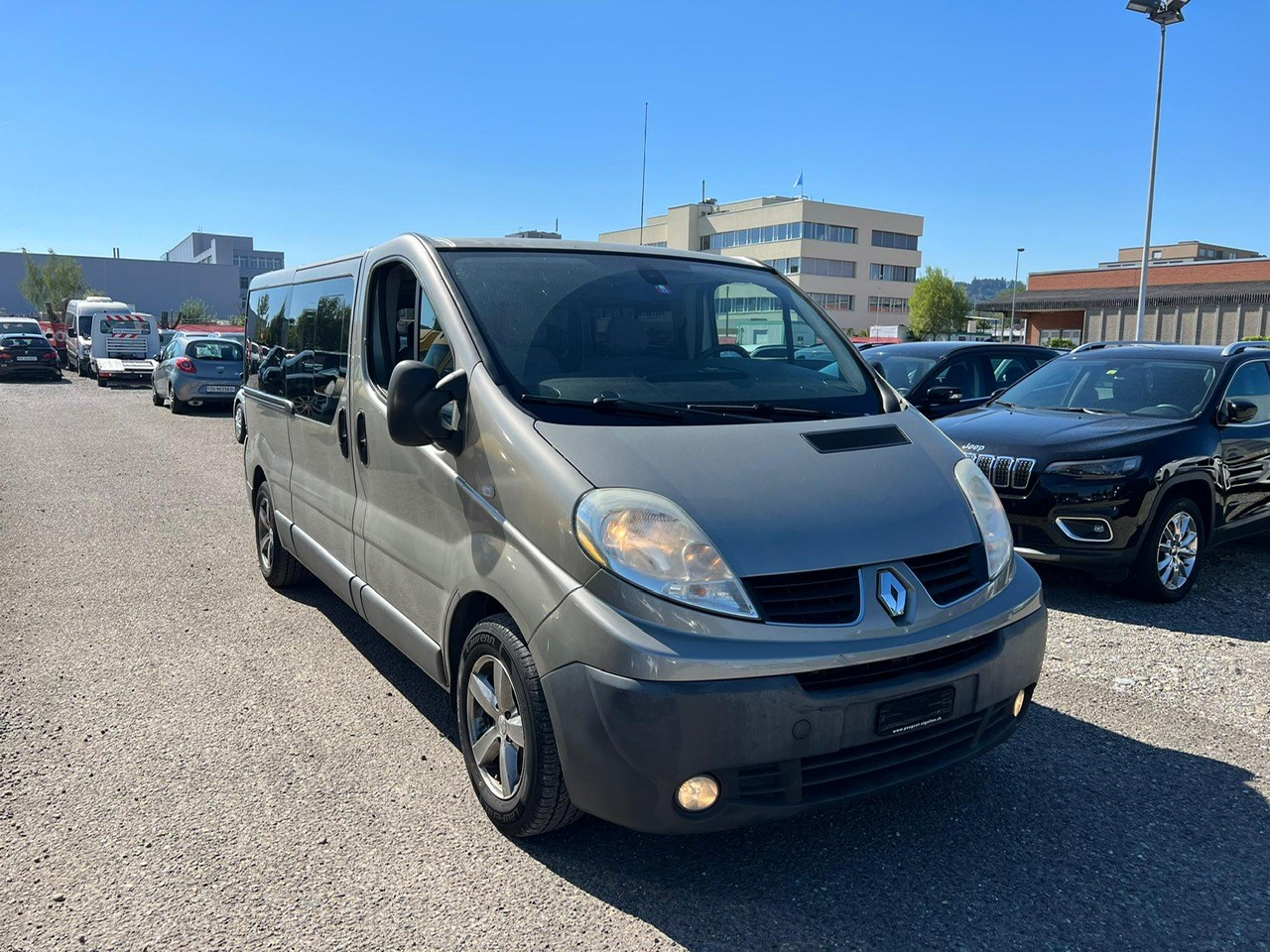 RENAULT Trafic 2.5 dCi L2H1 Grand Passenger Authentique