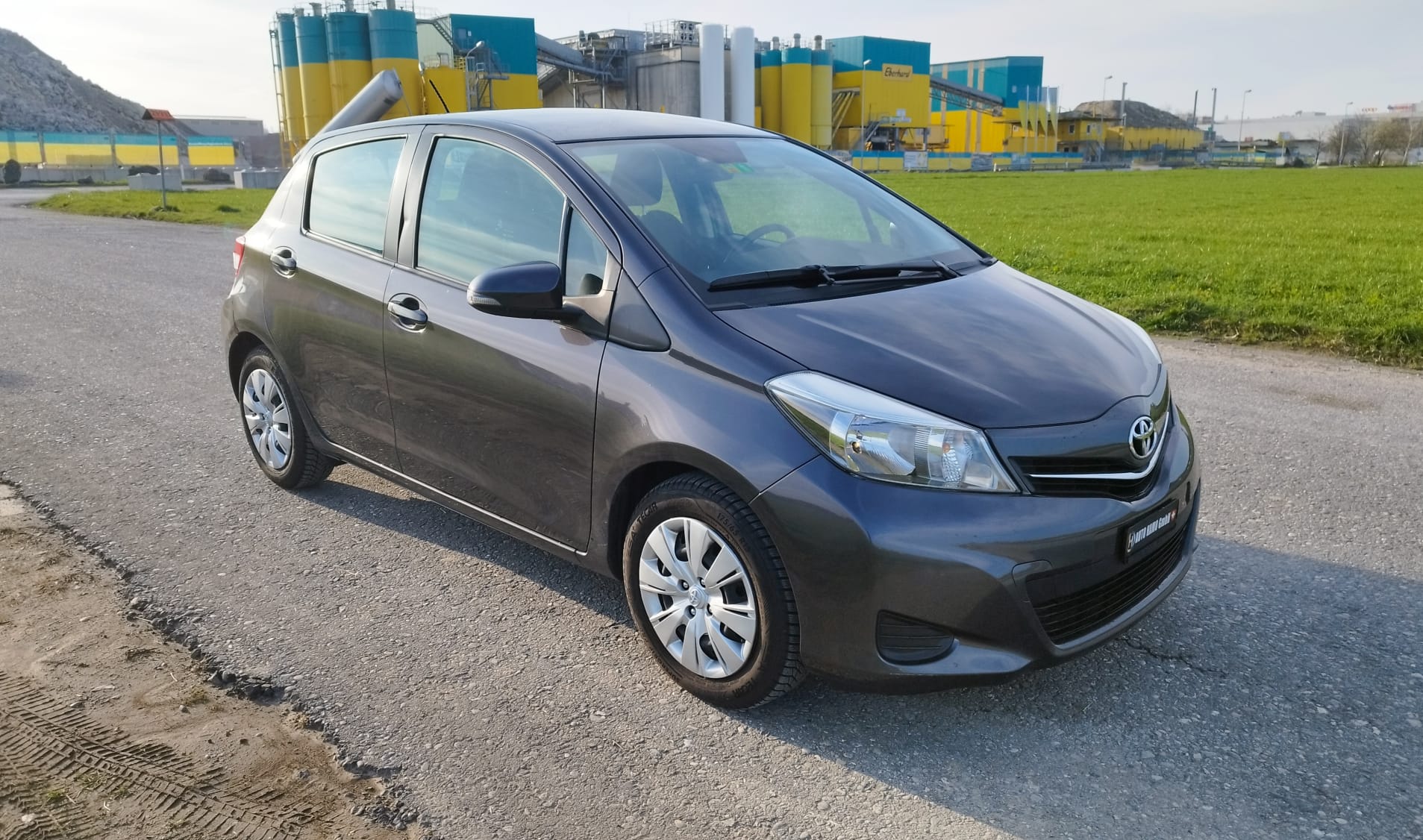 TOYOTA Yaris 1.33 Luna