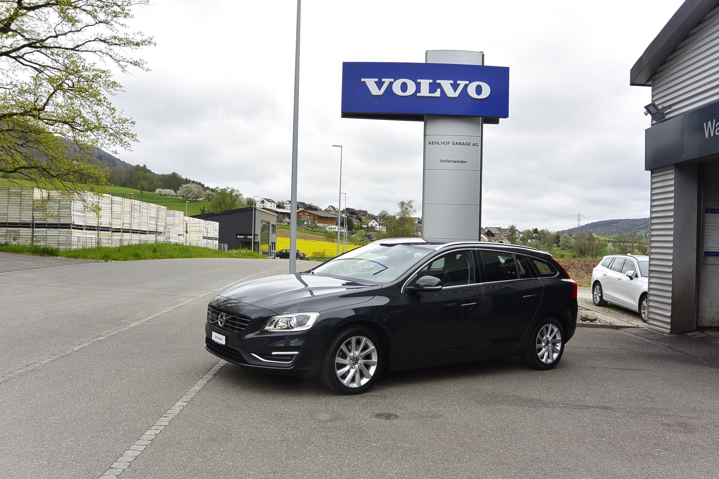 VOLVO V60 D4 Summum