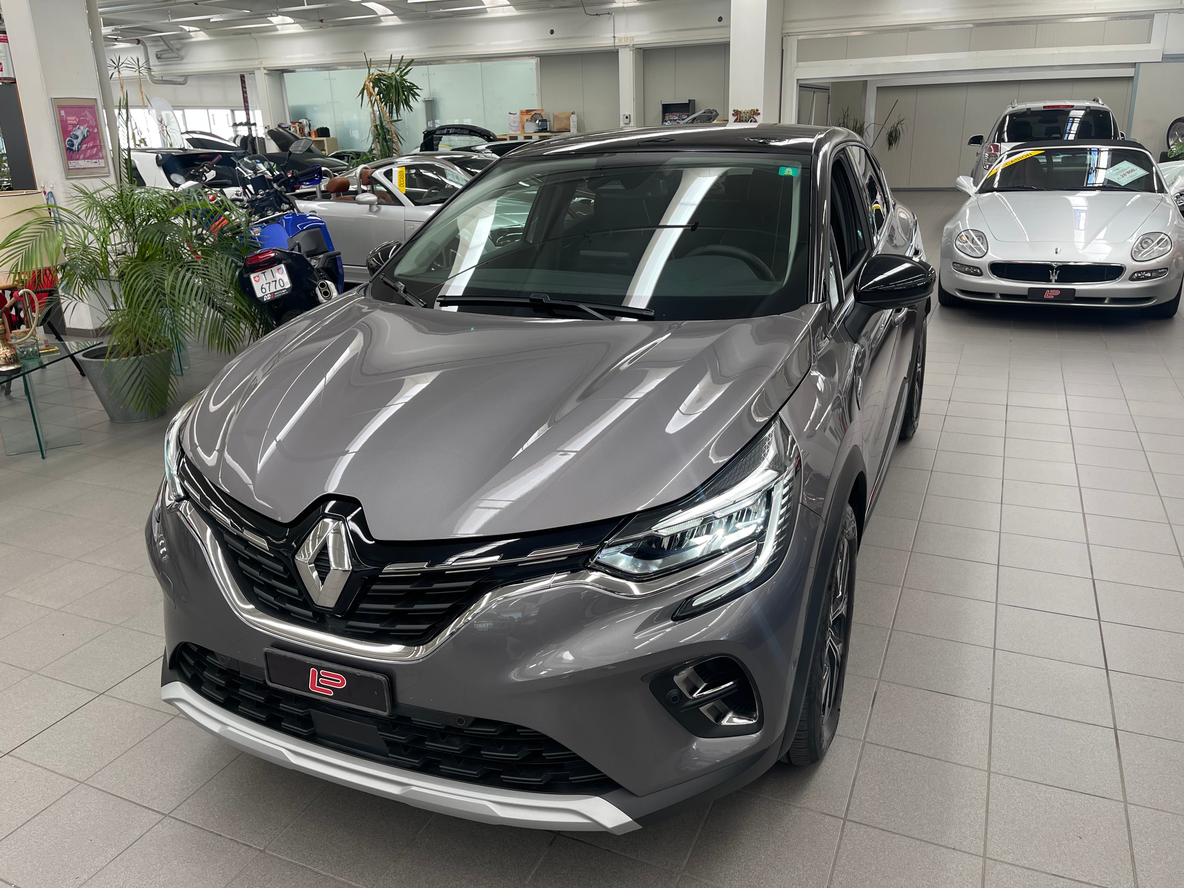 RENAULT Captur 1.6 E-Tech