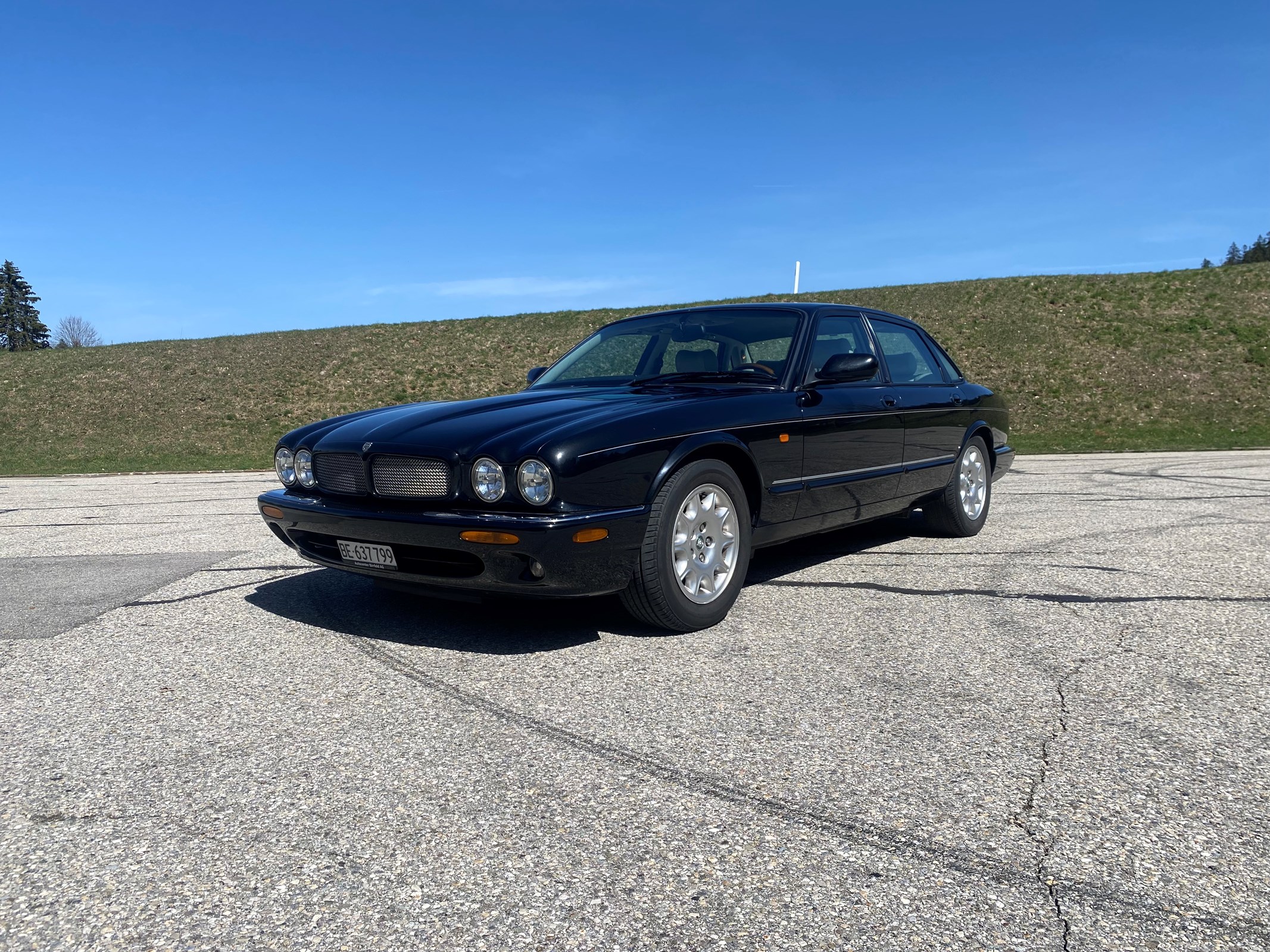 JAGUAR XJ R