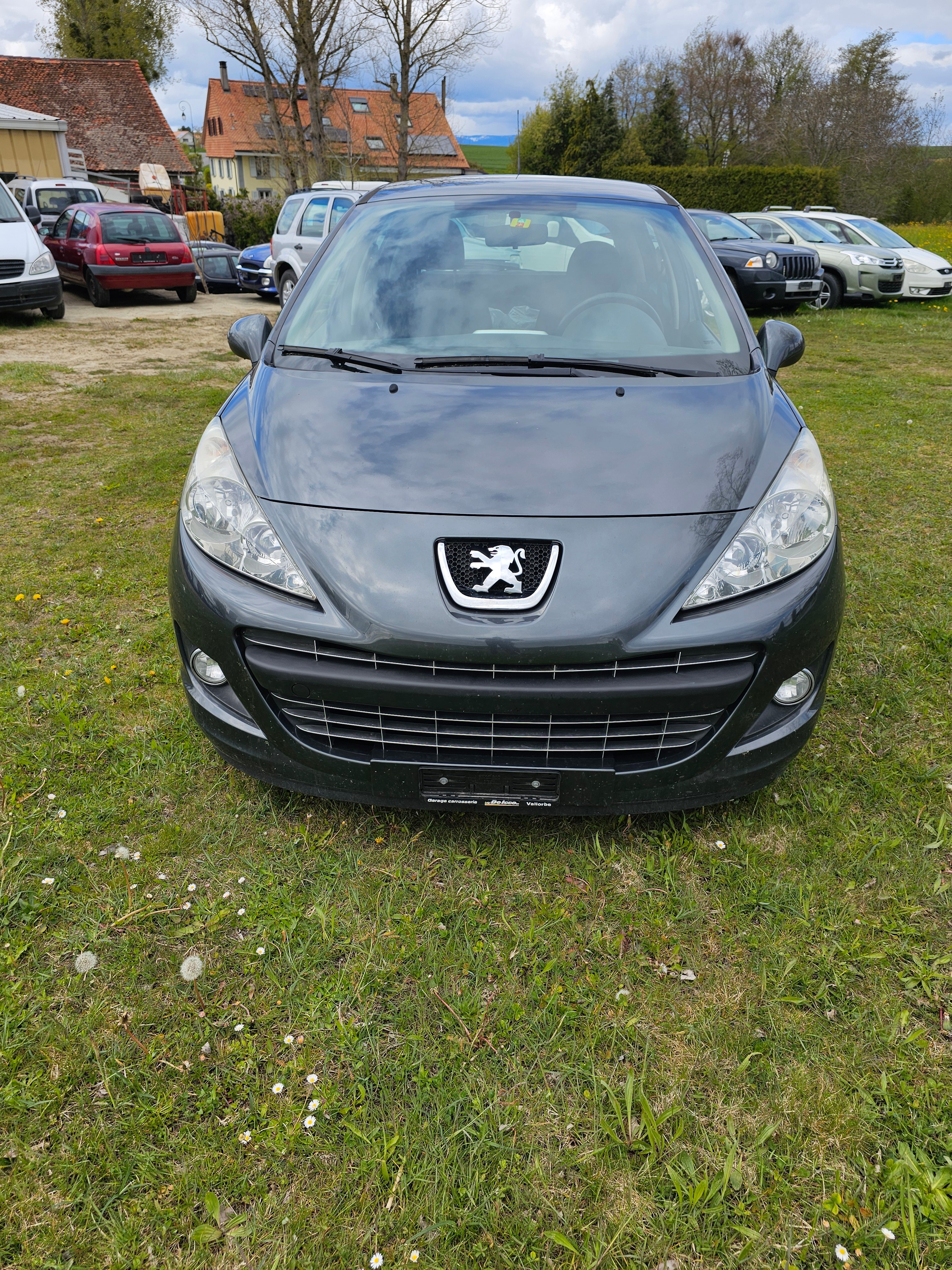 PEUGEOT 207 1.4 16V Swiss Edition