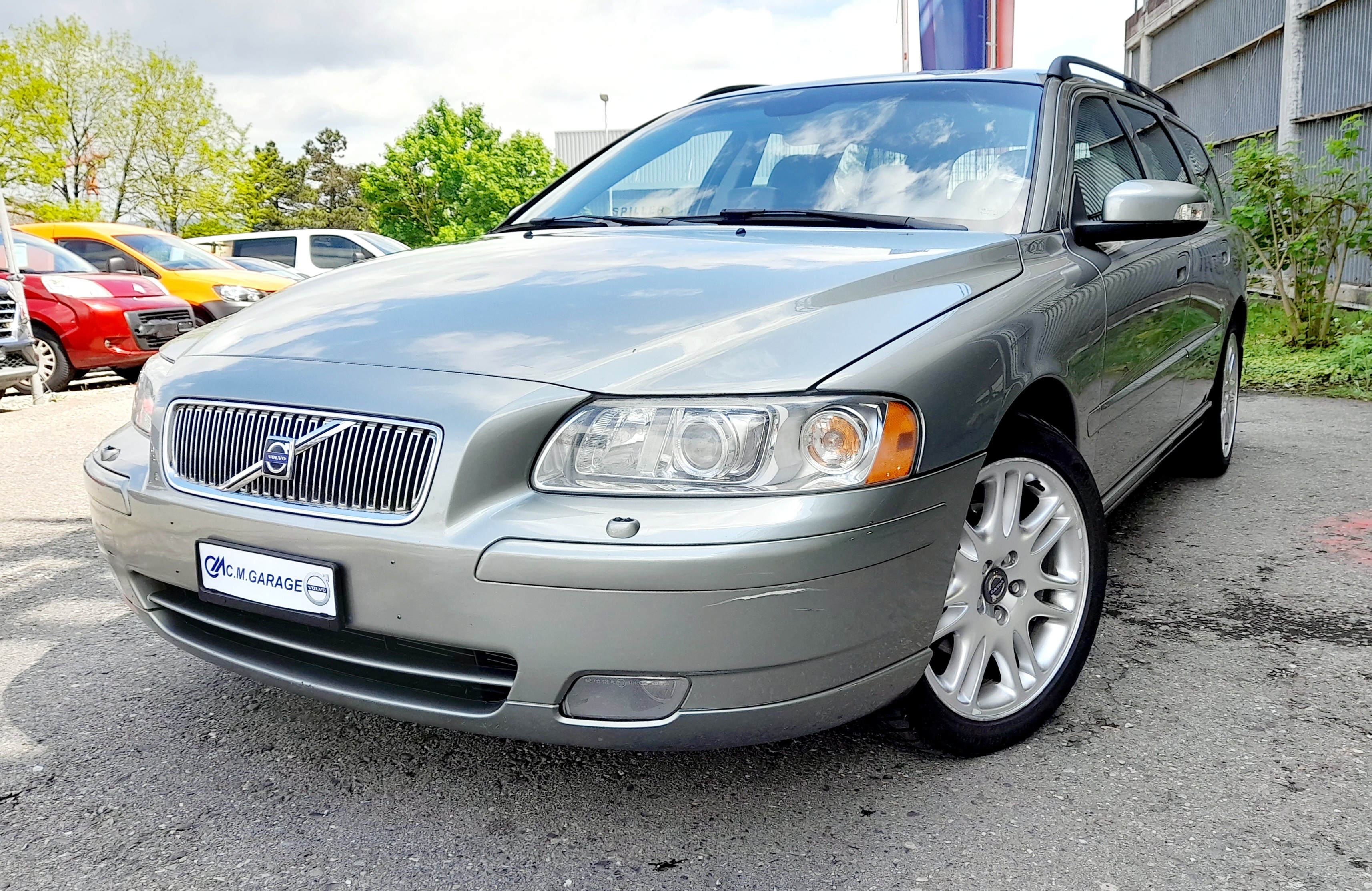 VOLVO V70 D5