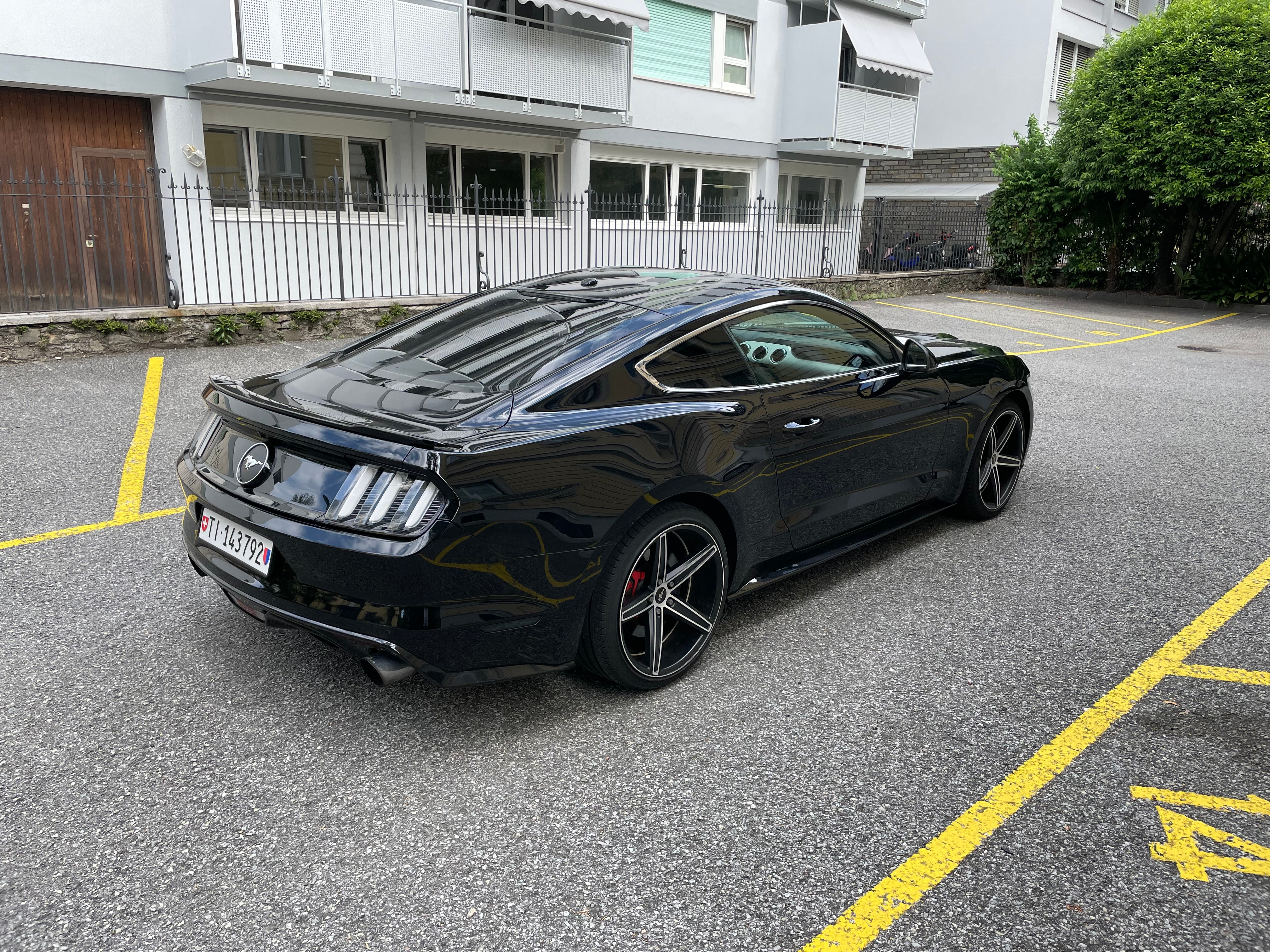 FORD Mustang Fastback 2.3 Automat