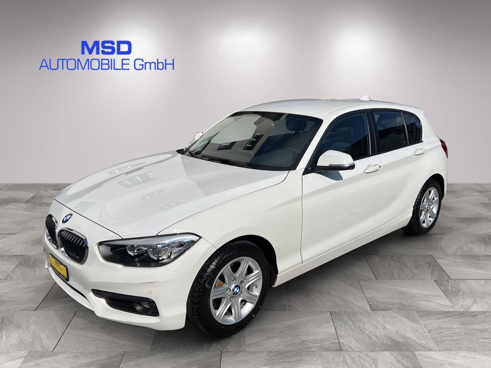 BMW 118i Essential Edition Steptronic