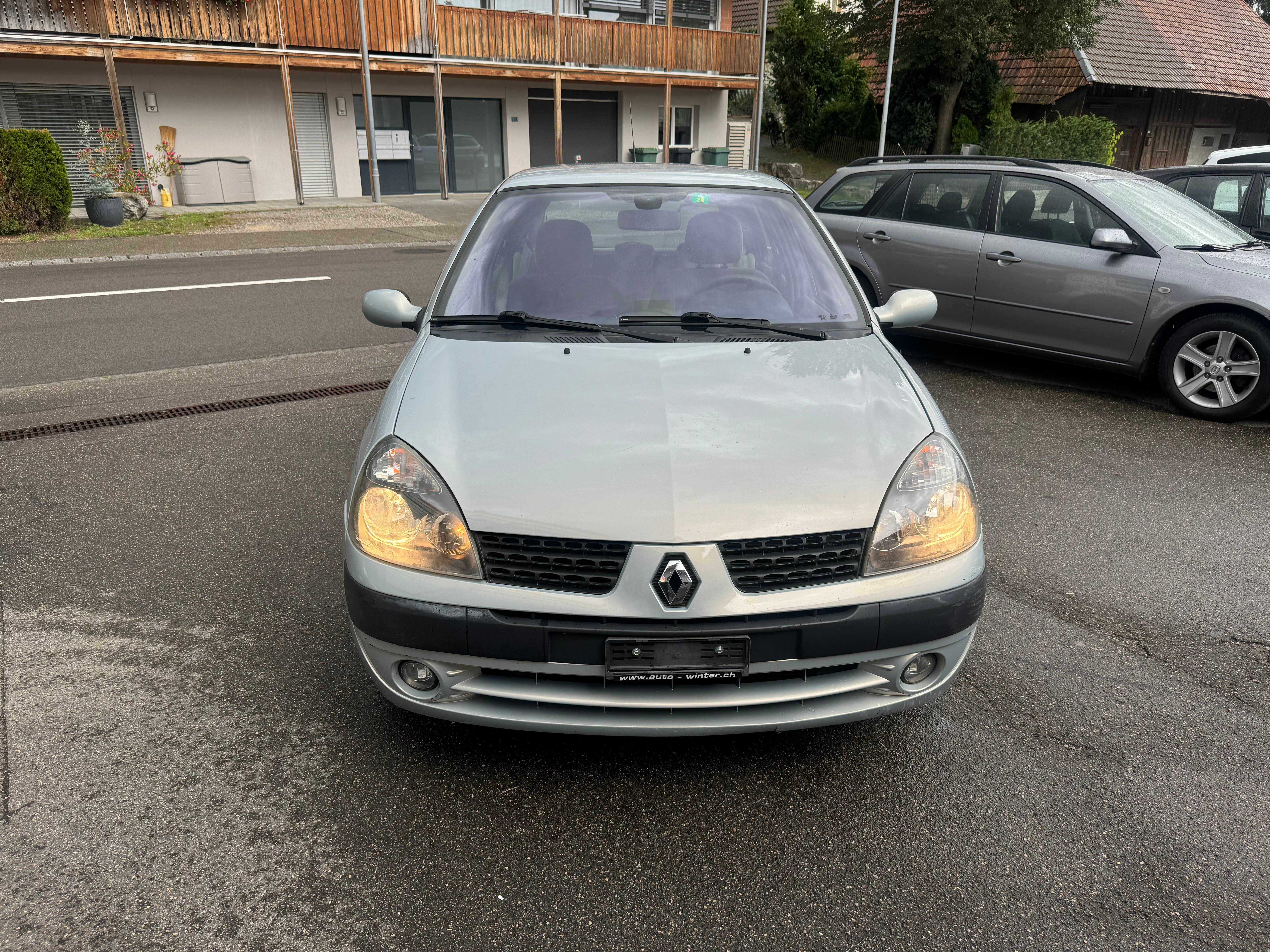 RENAULT Clio 1.4 16V Expression Confort