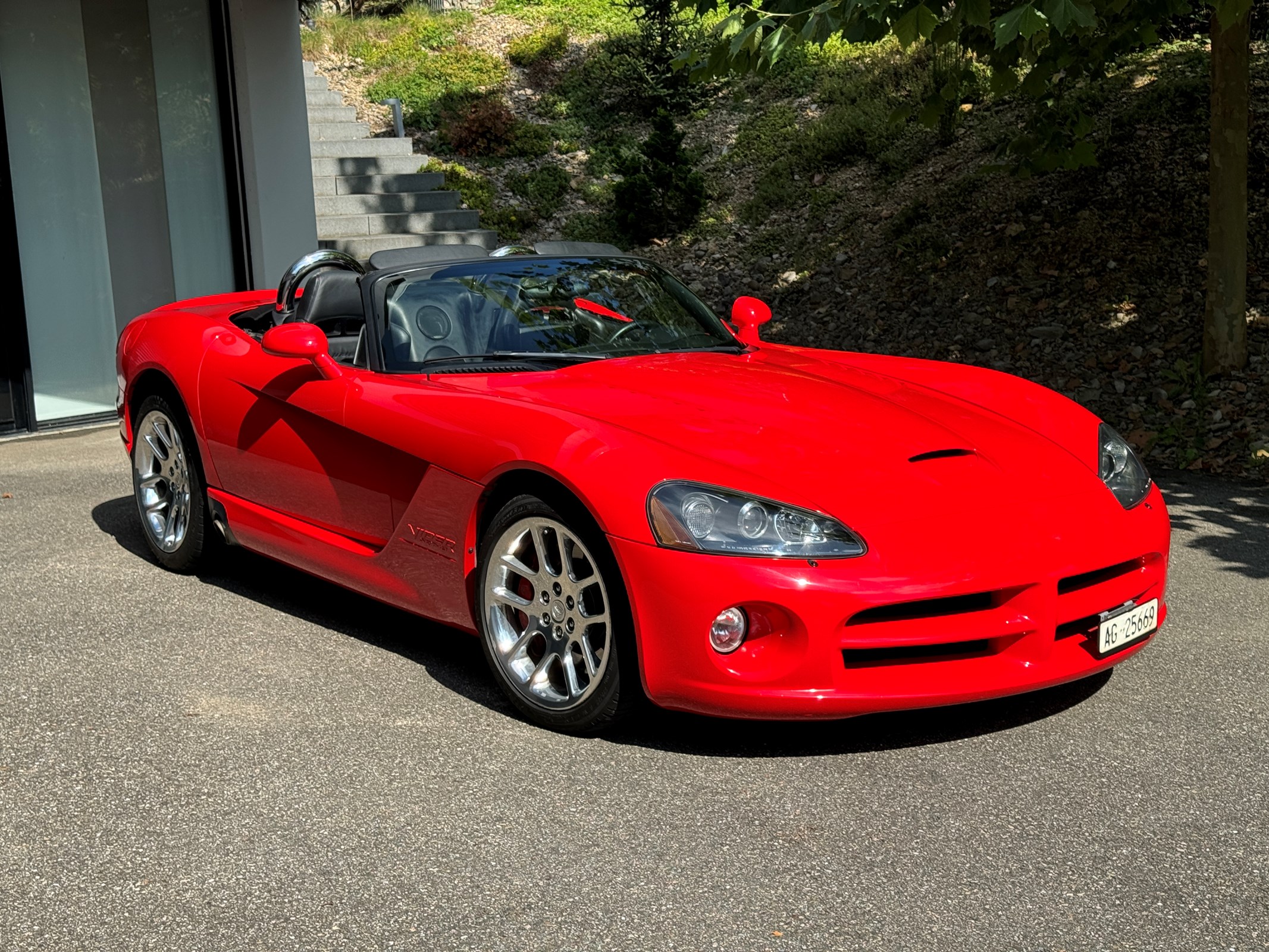 DODGE VIPER SRT-10