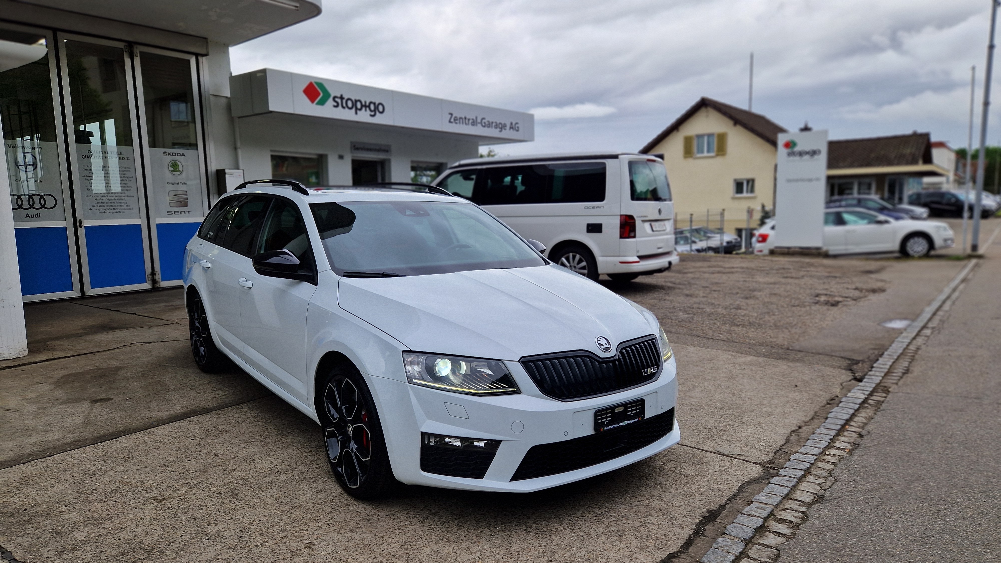 SKODA Octavia Combi 2.0 TSI RS 230 DSG