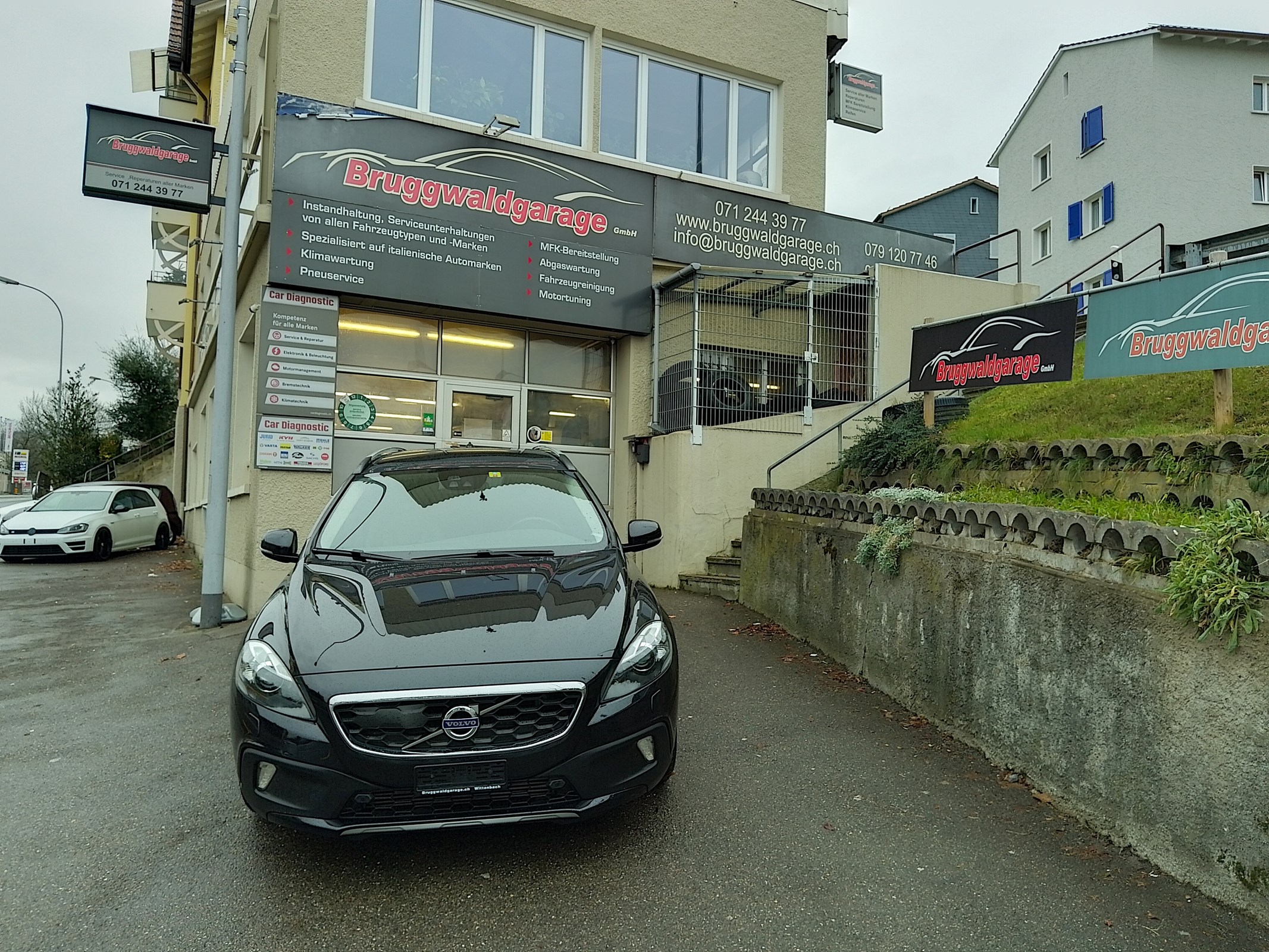 VOLVO V40 Cross Country T4 2.0 AWD Summum Geartronic