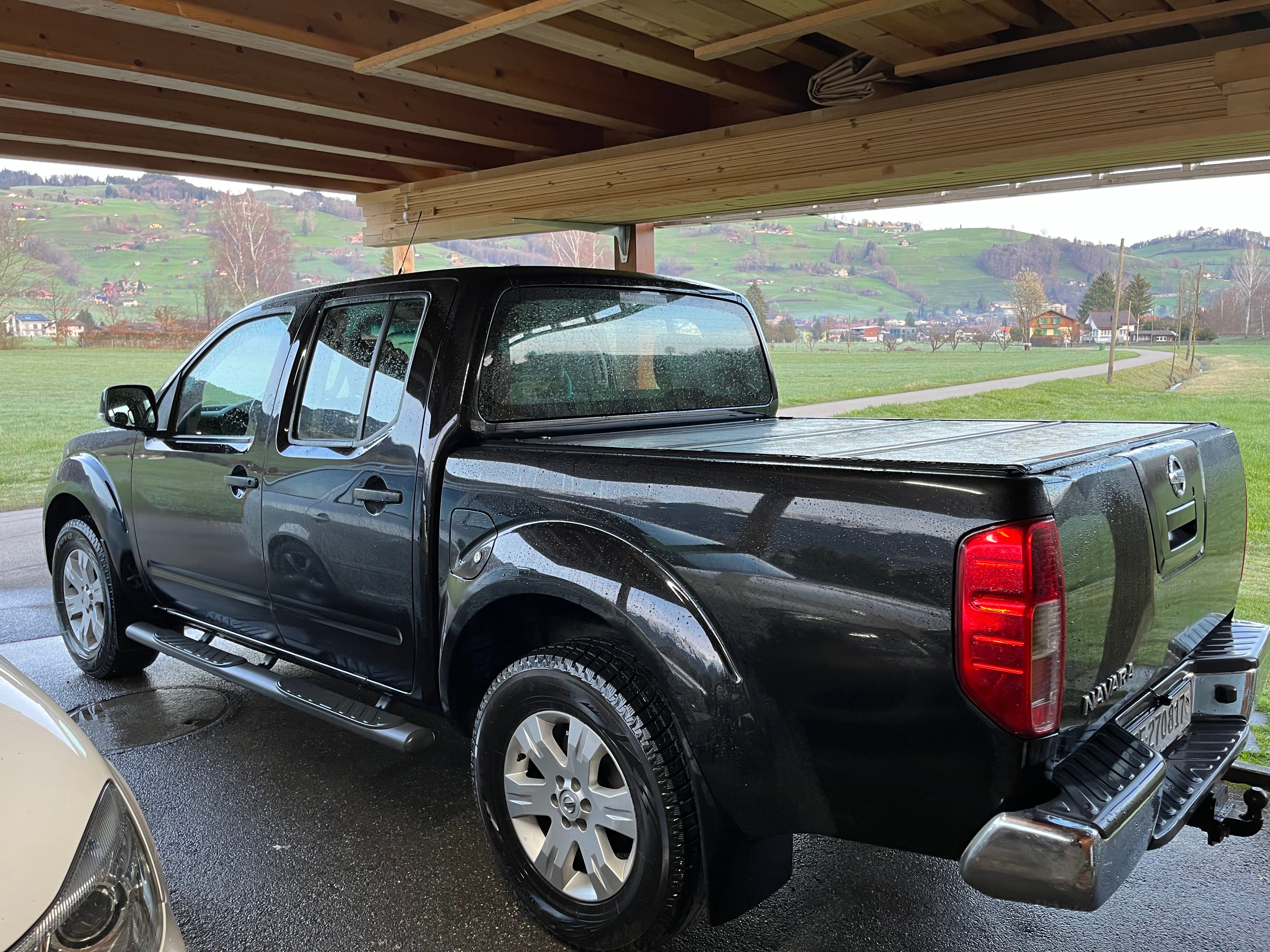 NISSAN Navara Double Cab SE 2.5 dCi 4WD