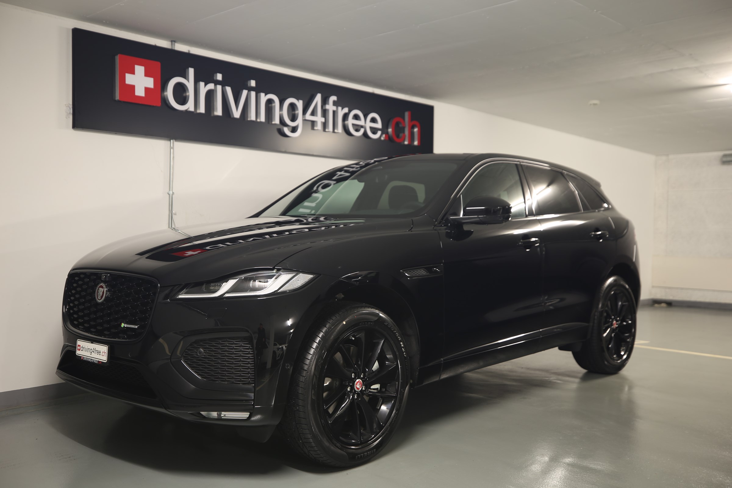 JAGUAR F-Pace 2.0 P250 R-Dynamic SE AWD