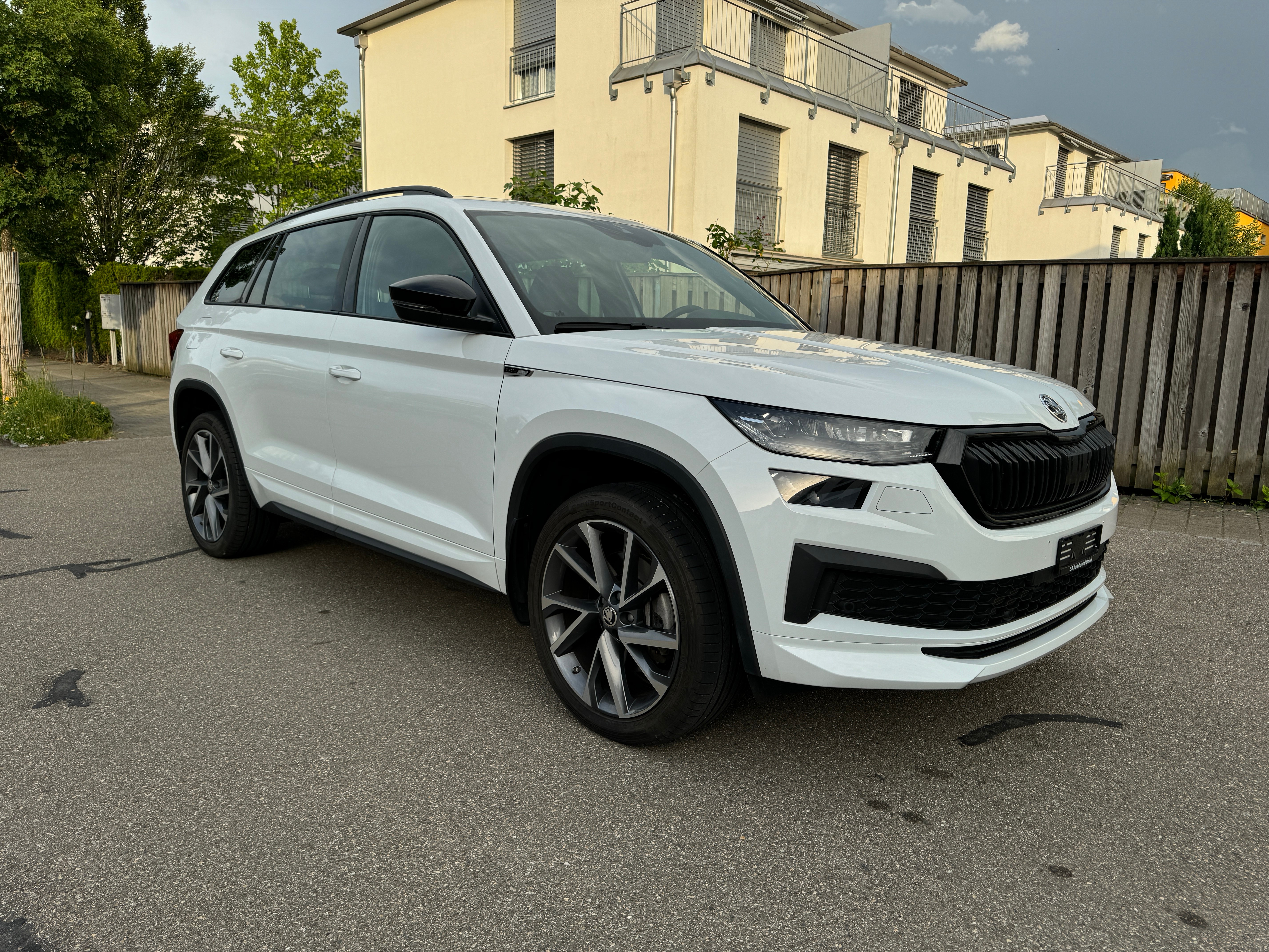 SKODA KODIAQ 2.0 TDI CR SPORTLINE 4x4 DSG*EL. AHK*STANDHEIZUNG*EL. PANORAMA-GLASSCHIEBEDACH*7 SITZE*