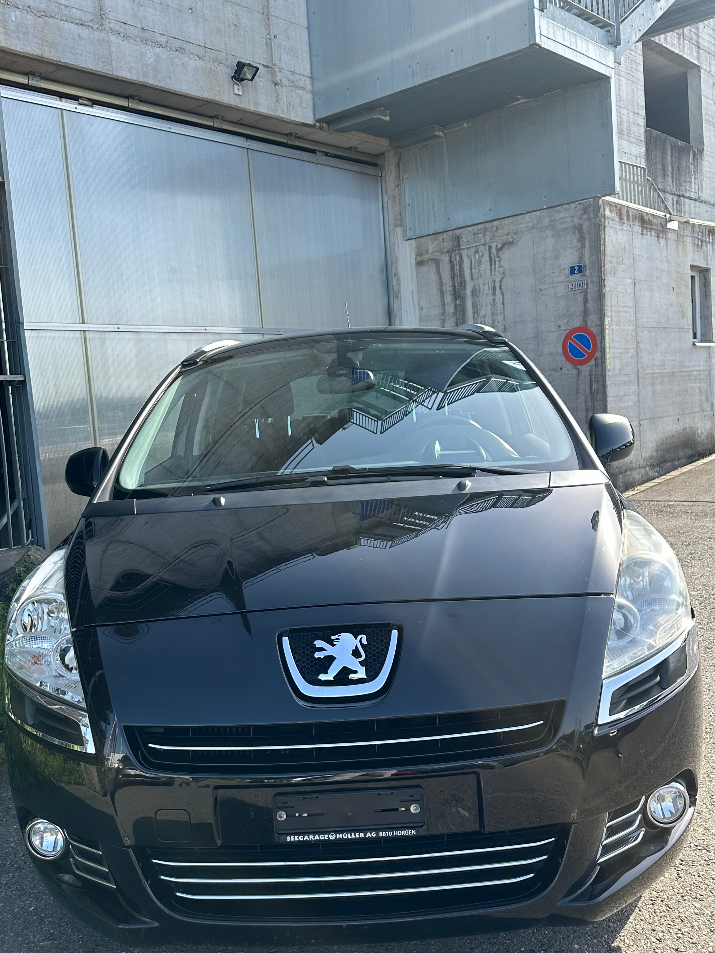 PEUGEOT 5008 1.6 16V T Allure