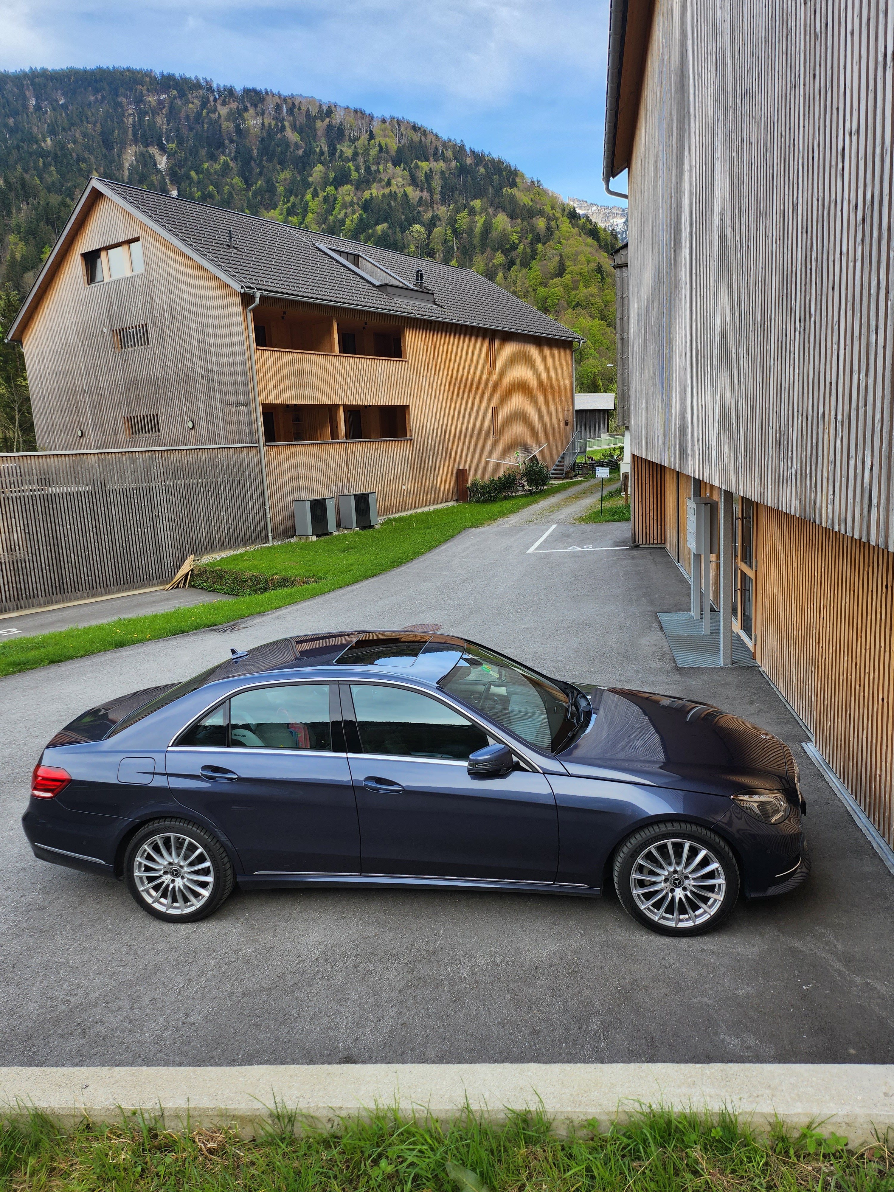 MERCEDES-BENZ E 200 BlueTEC Avantgarde 7G-Tronic