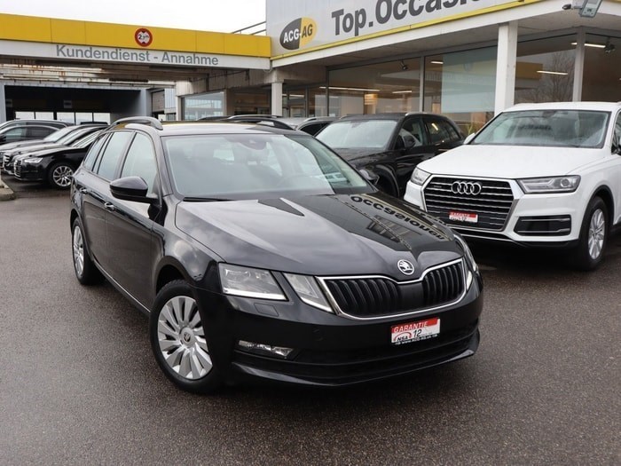 SKODA Octavia Combi 1.8 TSI Ambition 4x4 DSG ** Teil-Leder ** Navi mit RF-kamera ** Frisch ab MFK **