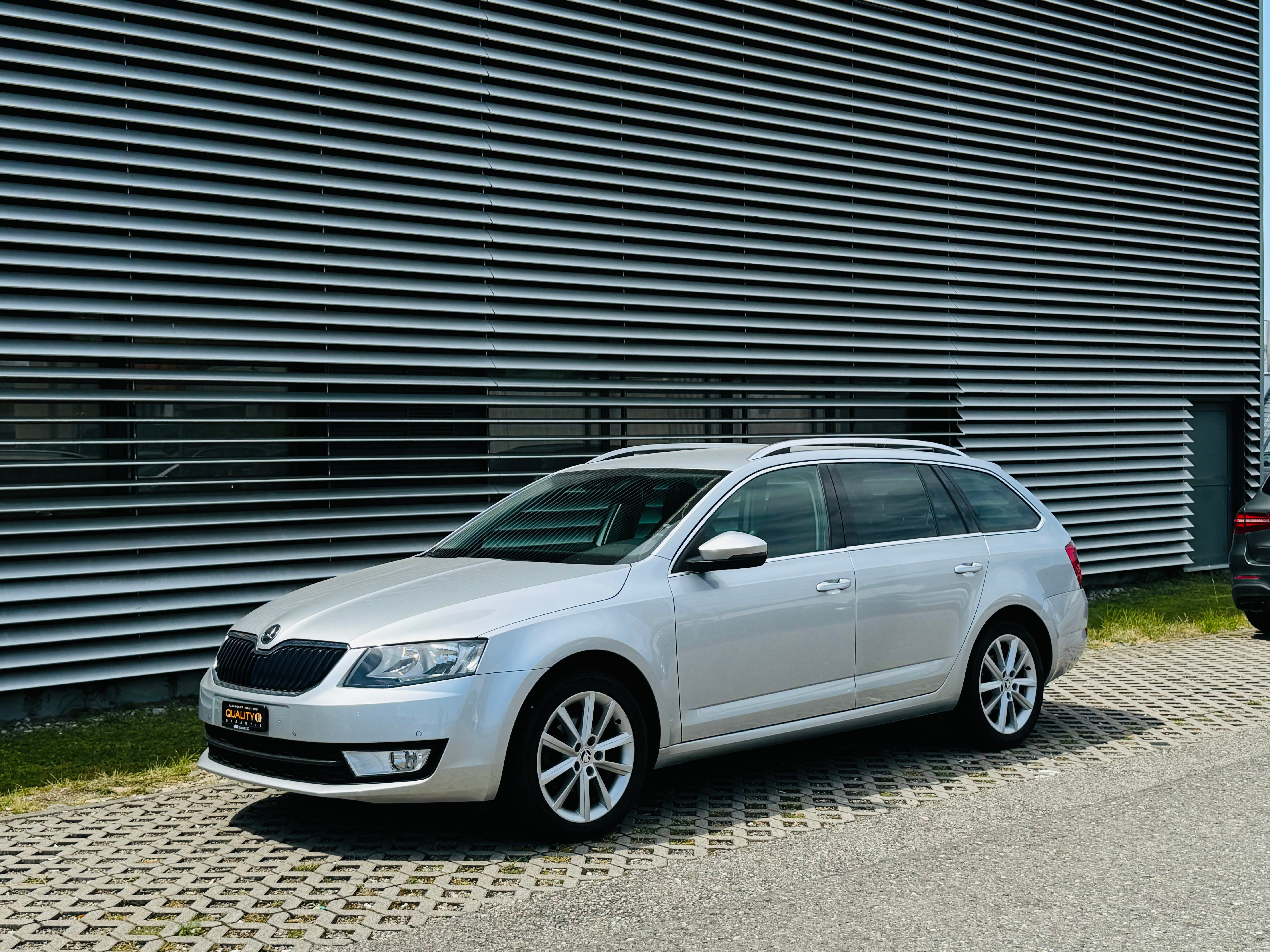 SKODA Octavia Combi 2.0 TDI Elegance 4x4