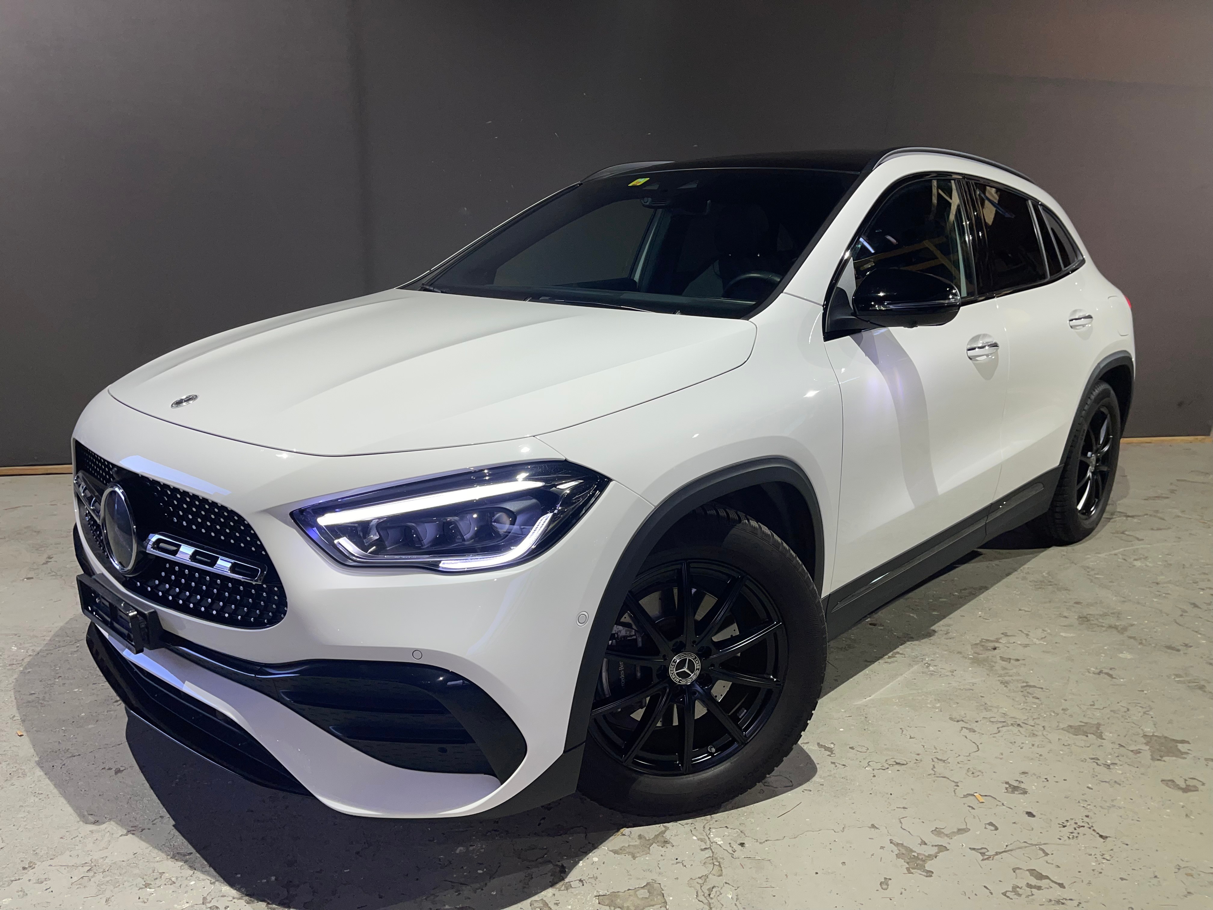 MERCEDES-BENZ GLA 220d 4Matic AMG Line 8G-DCT