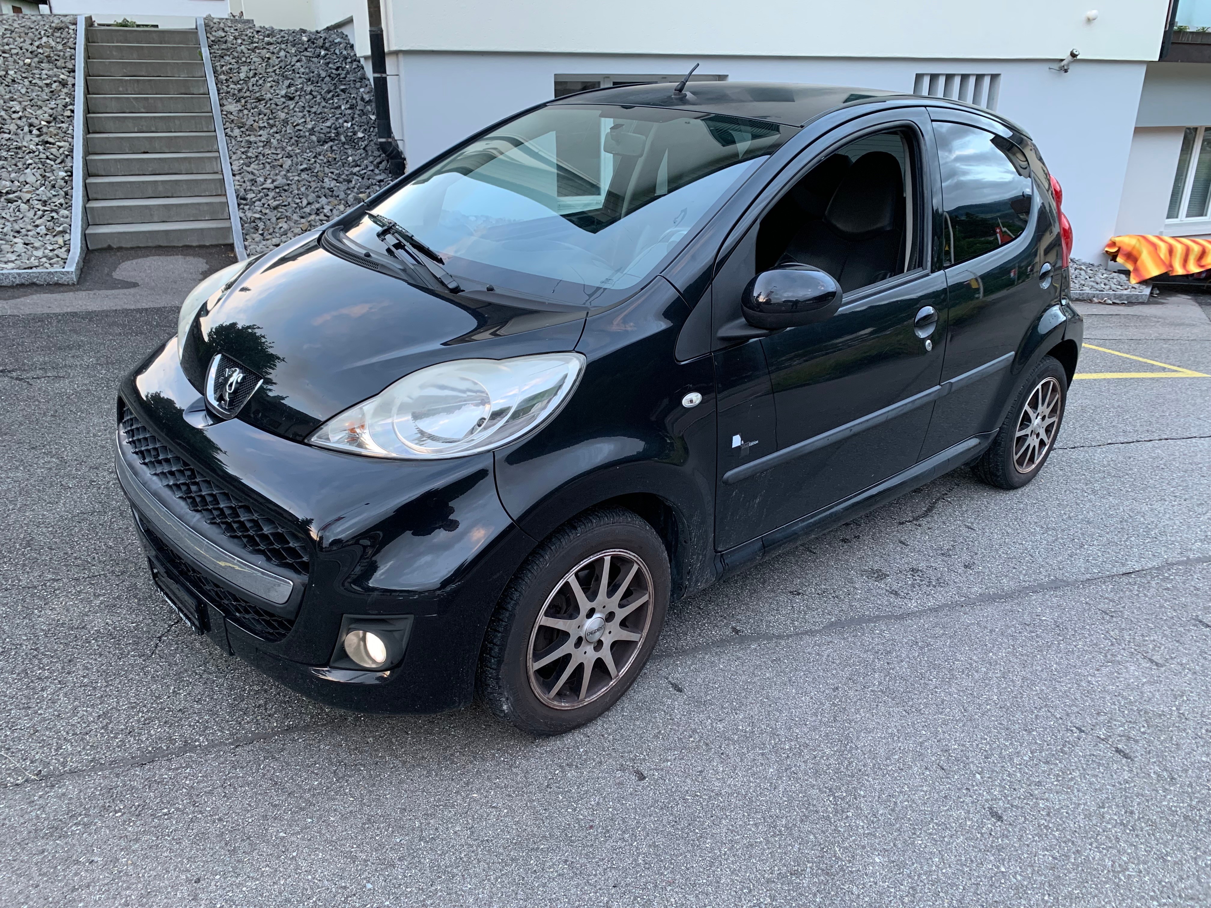 PEUGEOT 107 1.0 Black&Silver