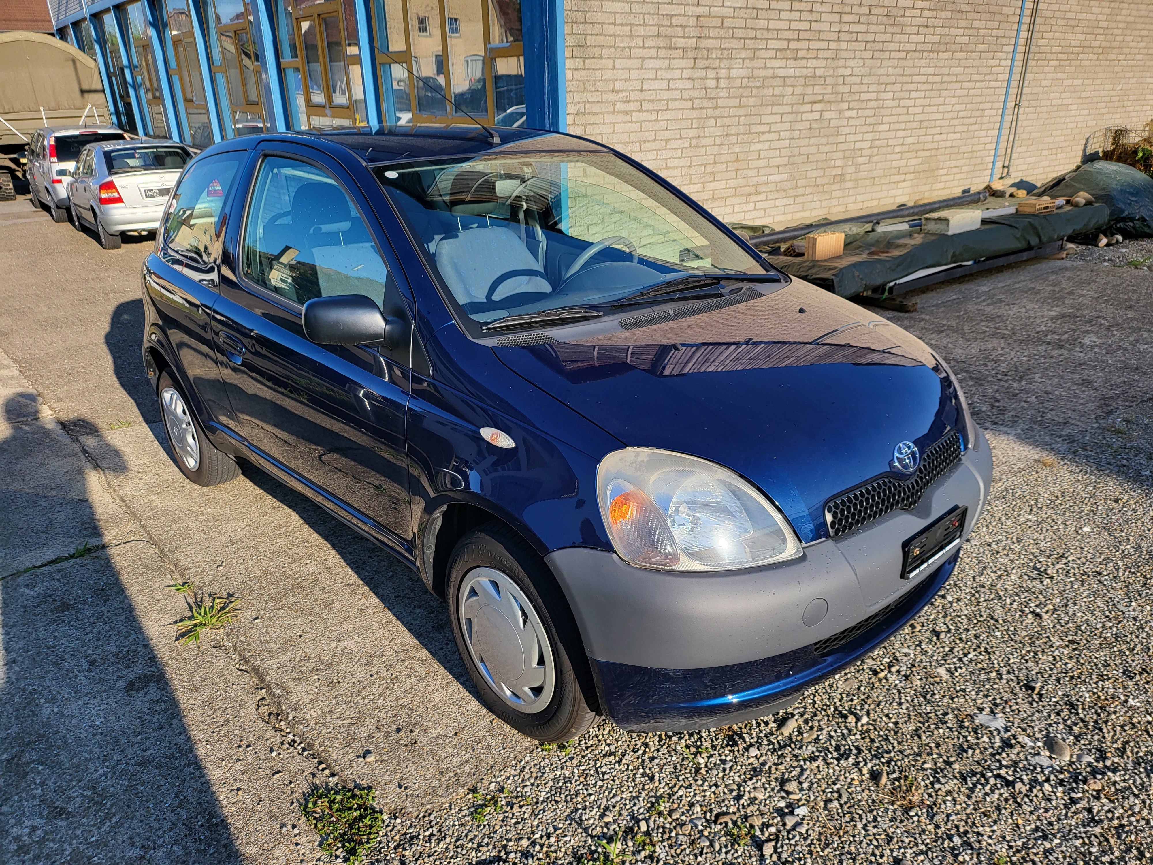 TOYOTA Yaris 1.0 Linea Luna