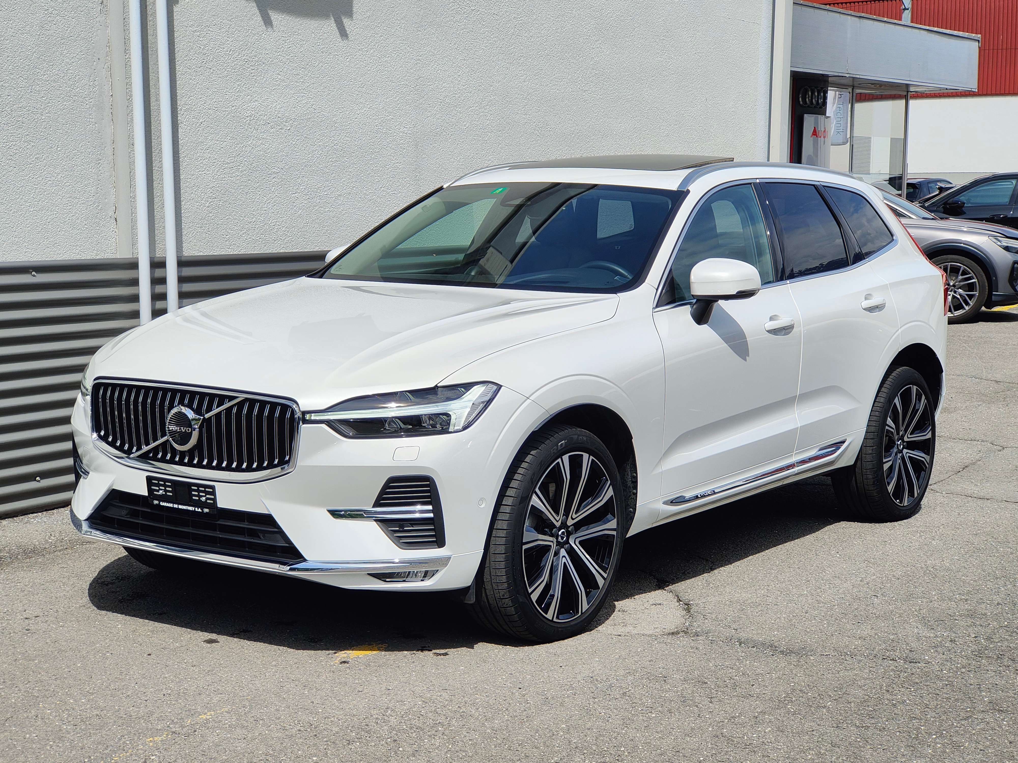 VOLVO XC60 B5 Benzin Mild Hybrid AWD Ultimate Bright Geartronic