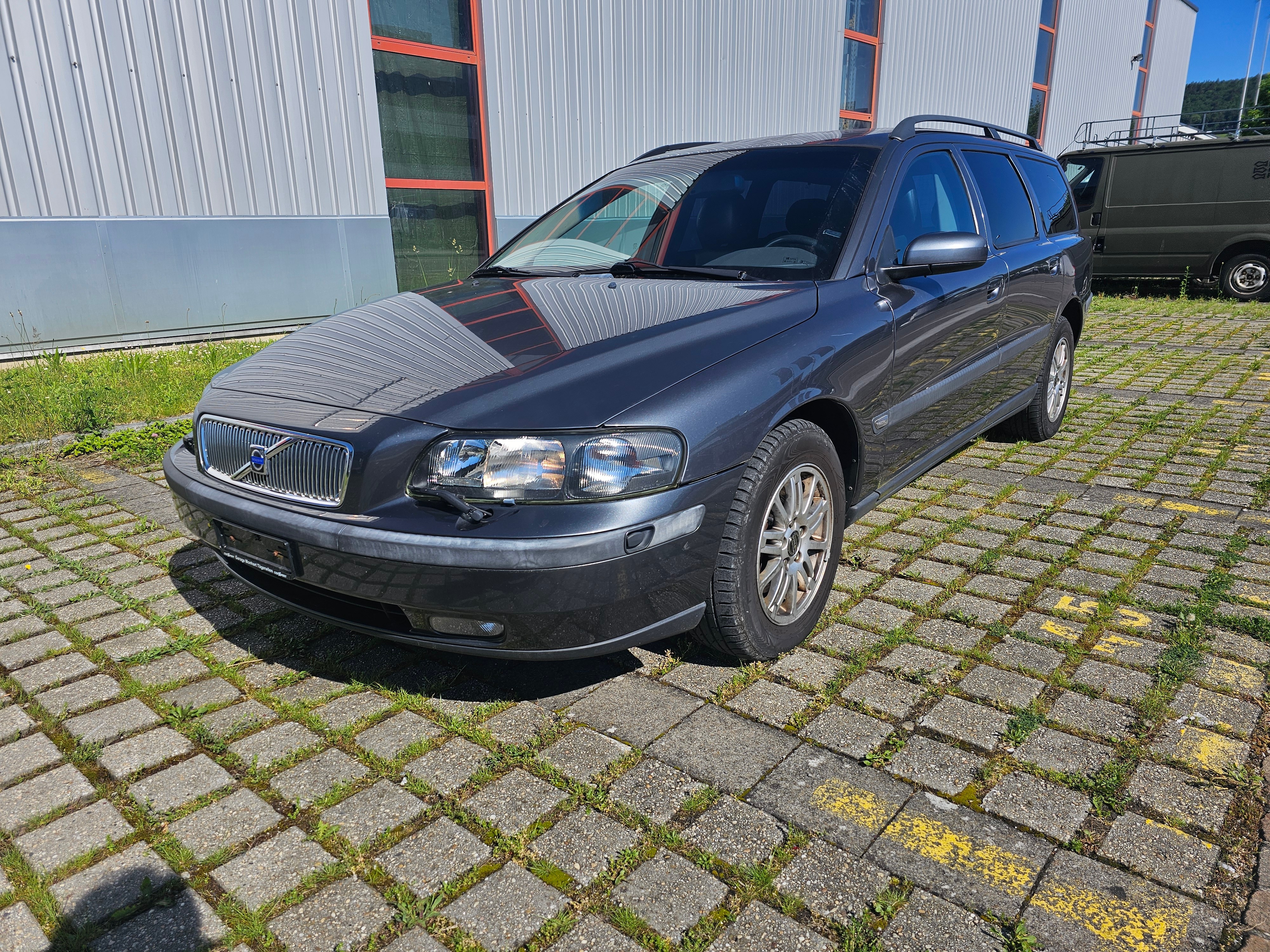 VOLVO V70 2.4