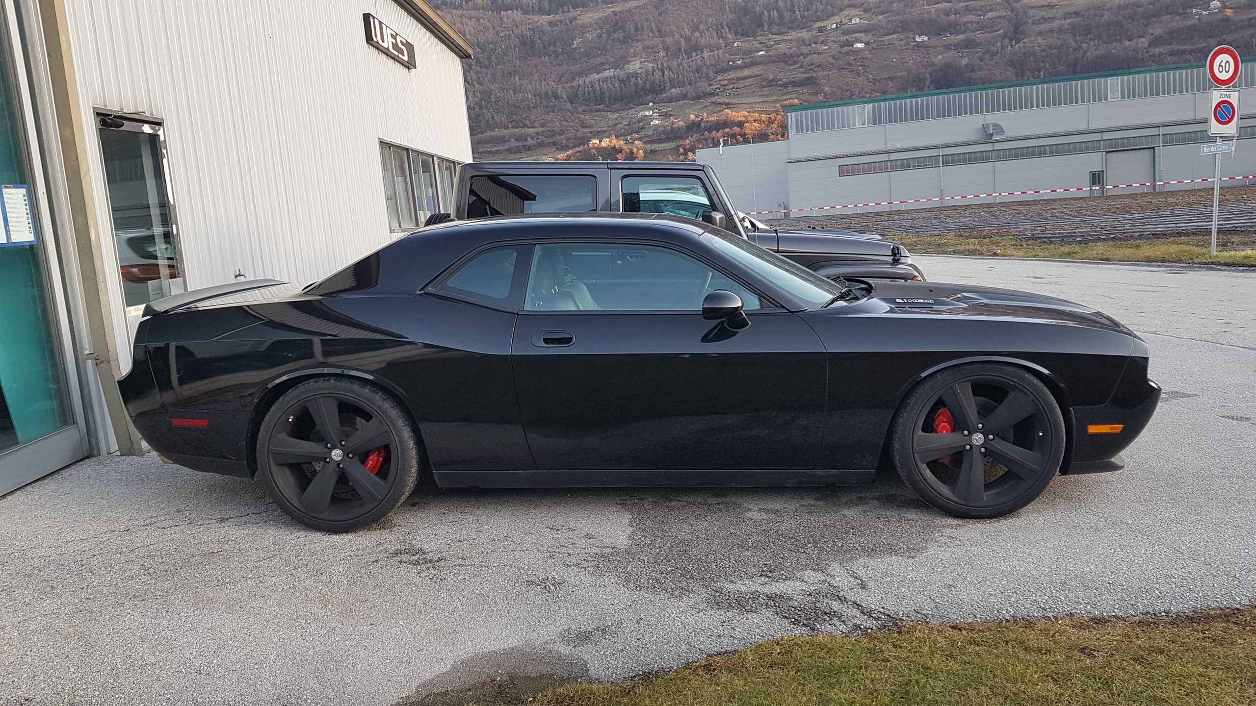 DODGE Challenger SRT8 First Edition