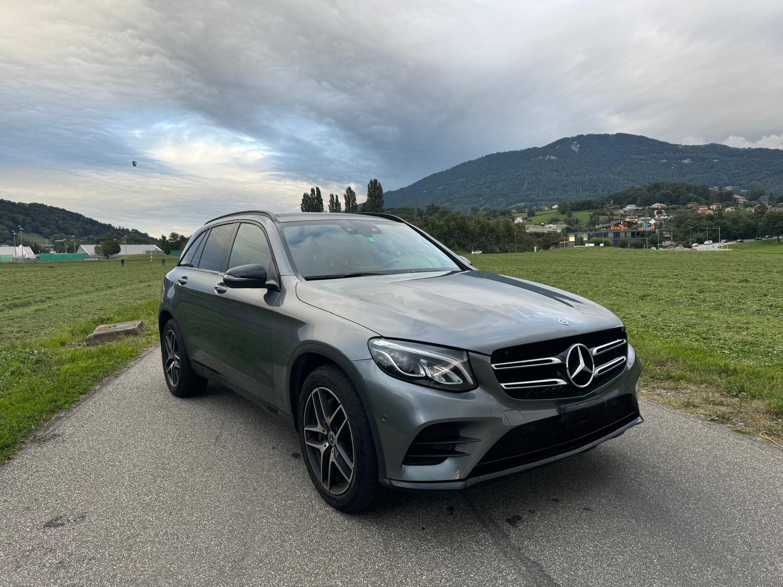 MERCEDES-BENZ GLC 250 AMG Line 4Matic 9G-Tronic