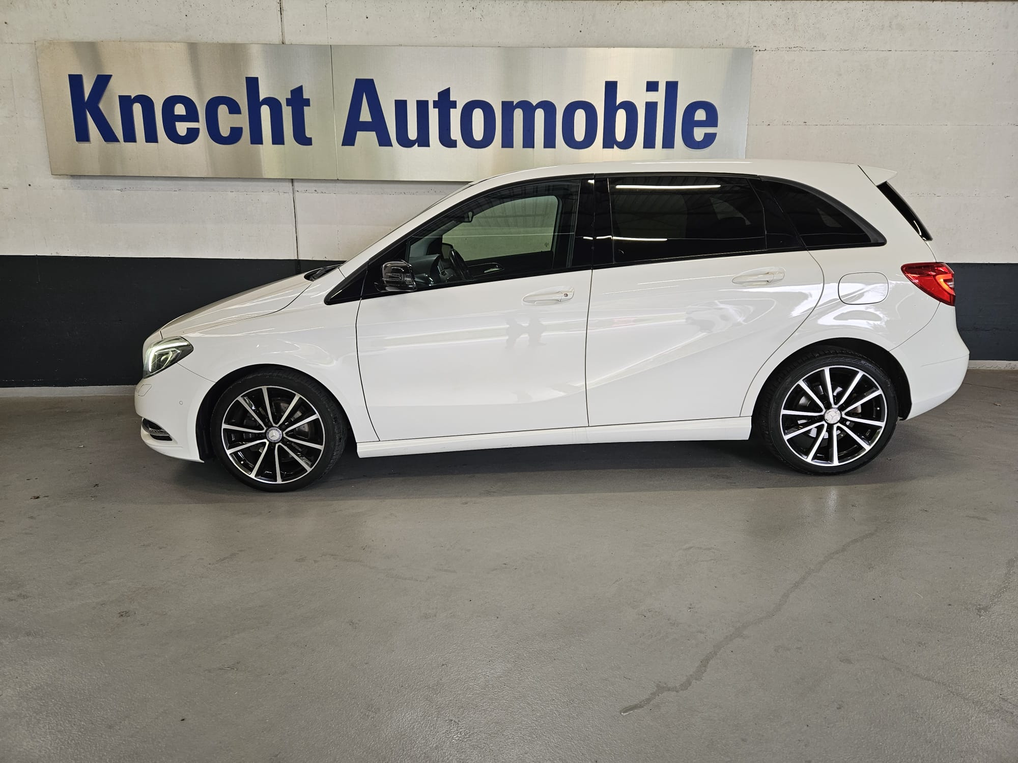 MERCEDES-BENZ B 200 7G-DCT Benzin