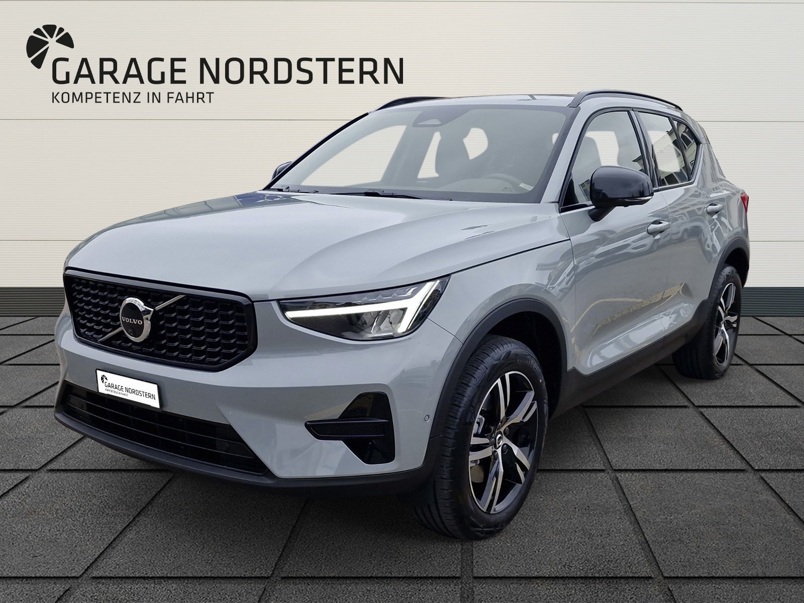 VOLVO XC40 2.0 B4 MH Plus Dark