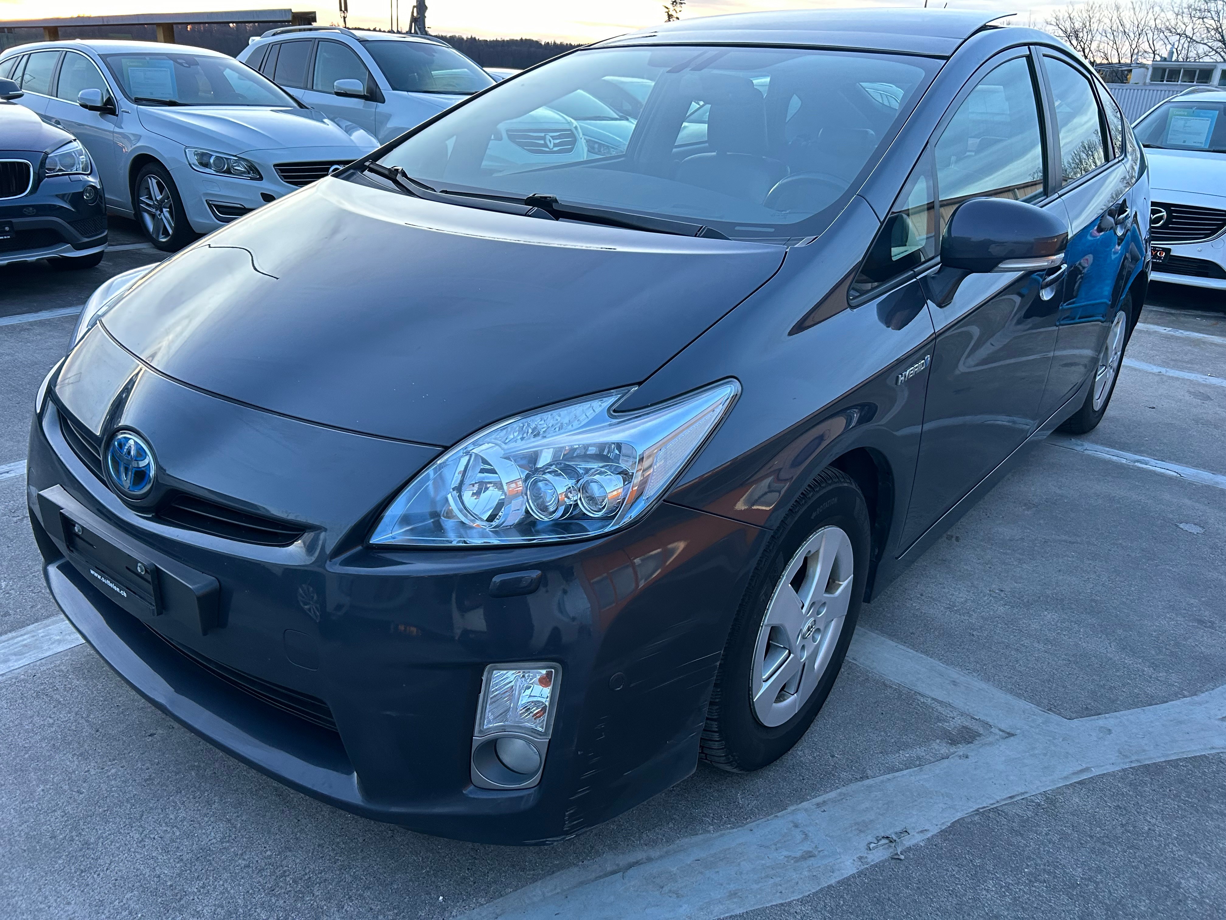 TOYOTA Prius 1.8 16V HSD Sol