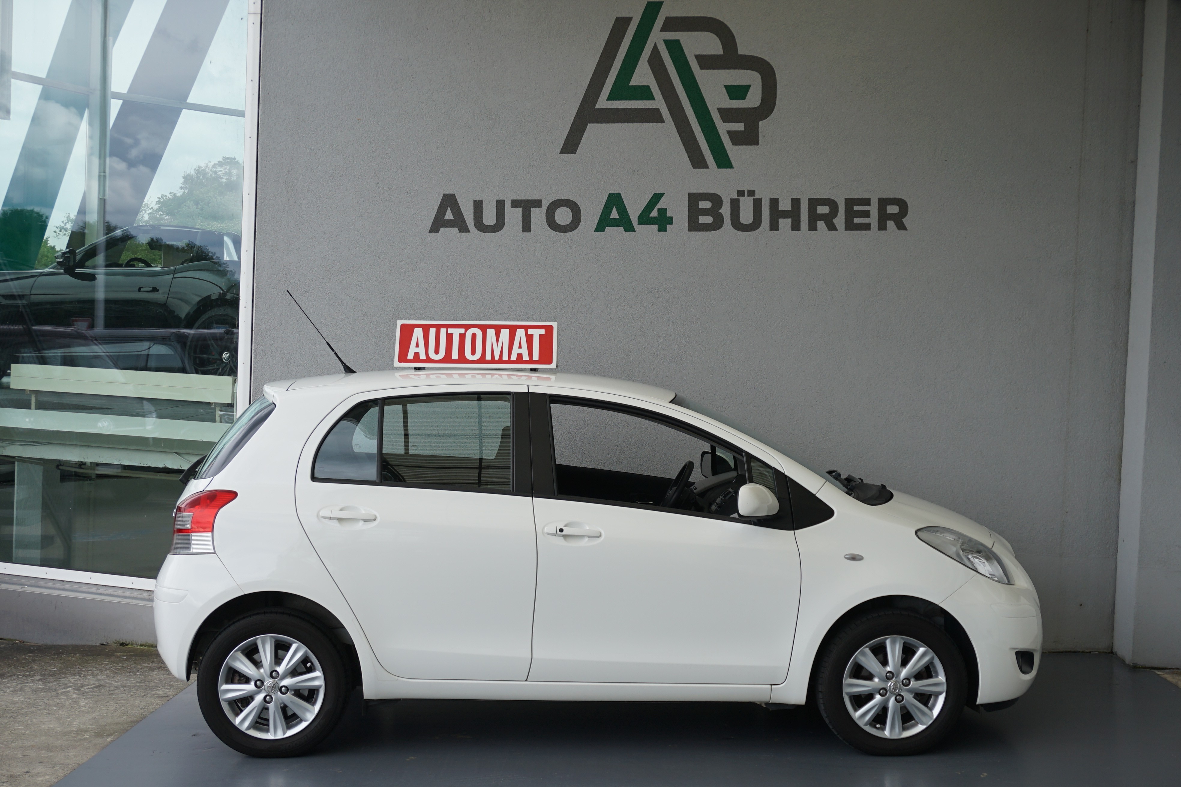 TOYOTA Yaris 1.33 Linea Sol