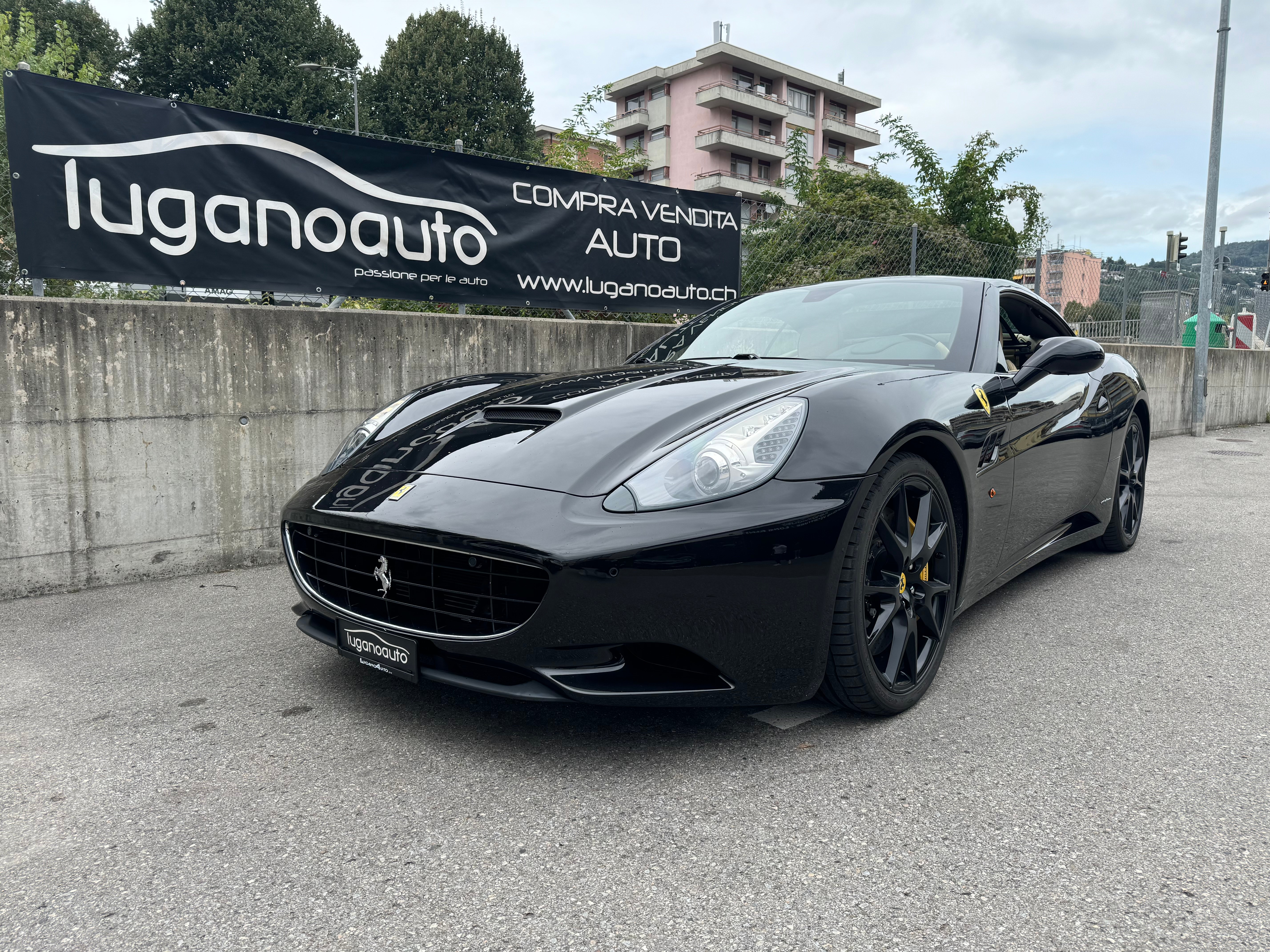 FERRARI California 4.3 V8