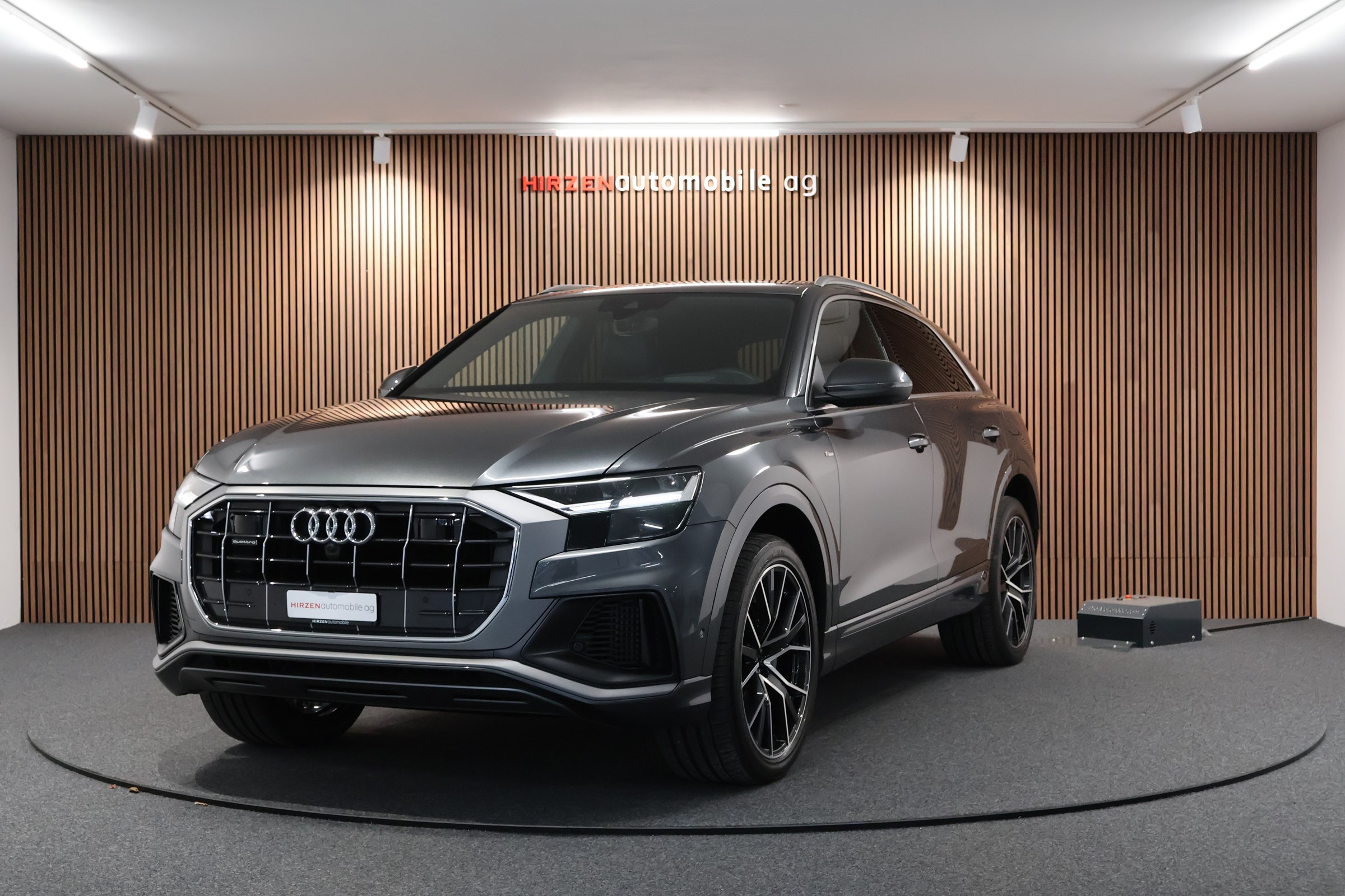 AUDI Q8 55 TFSI e quattro PHEV tiptronic