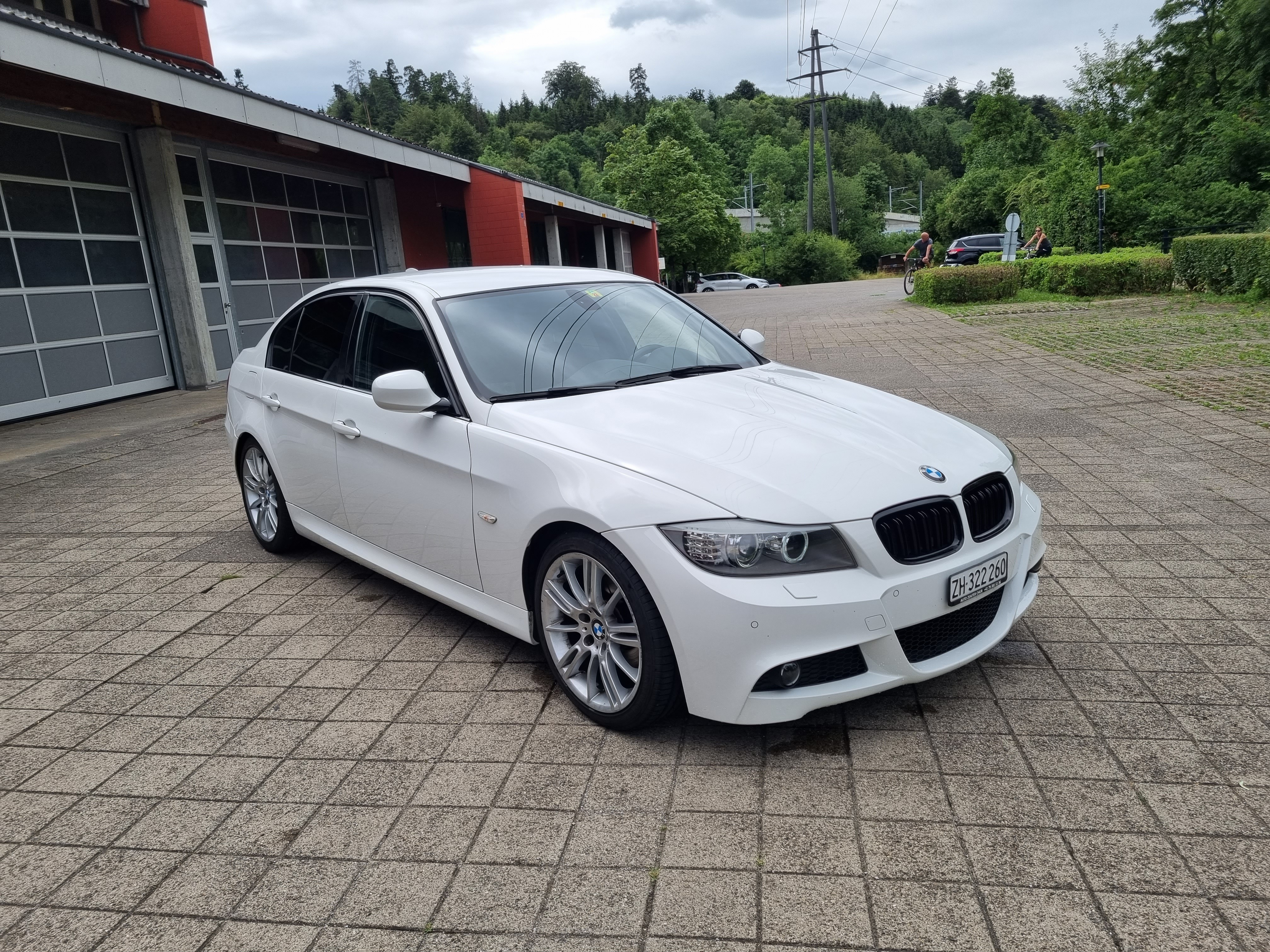 BMW 320i Dynamic Edition