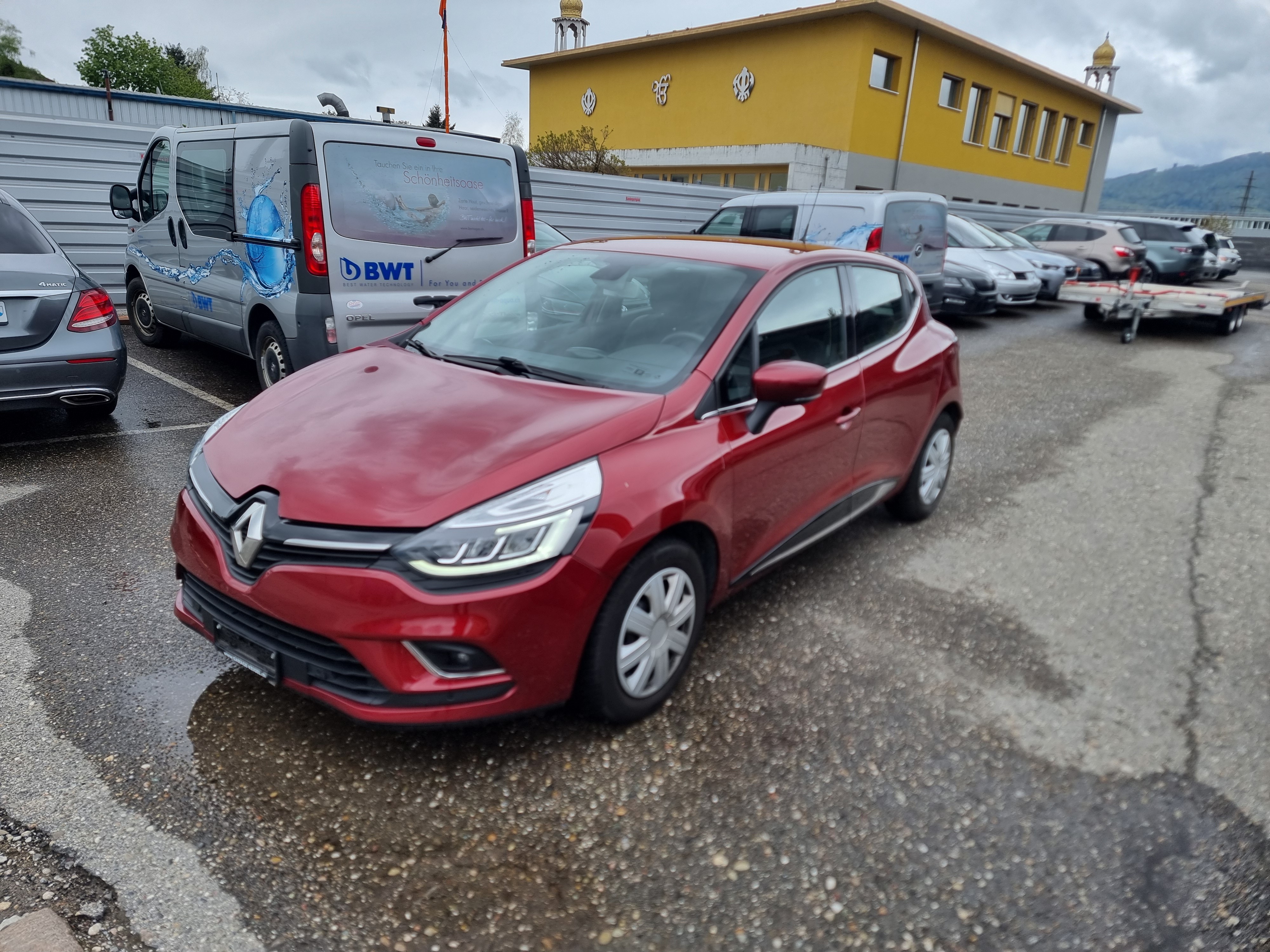 RENAULT Clio 1.2 16V T Initiale Paris EDC