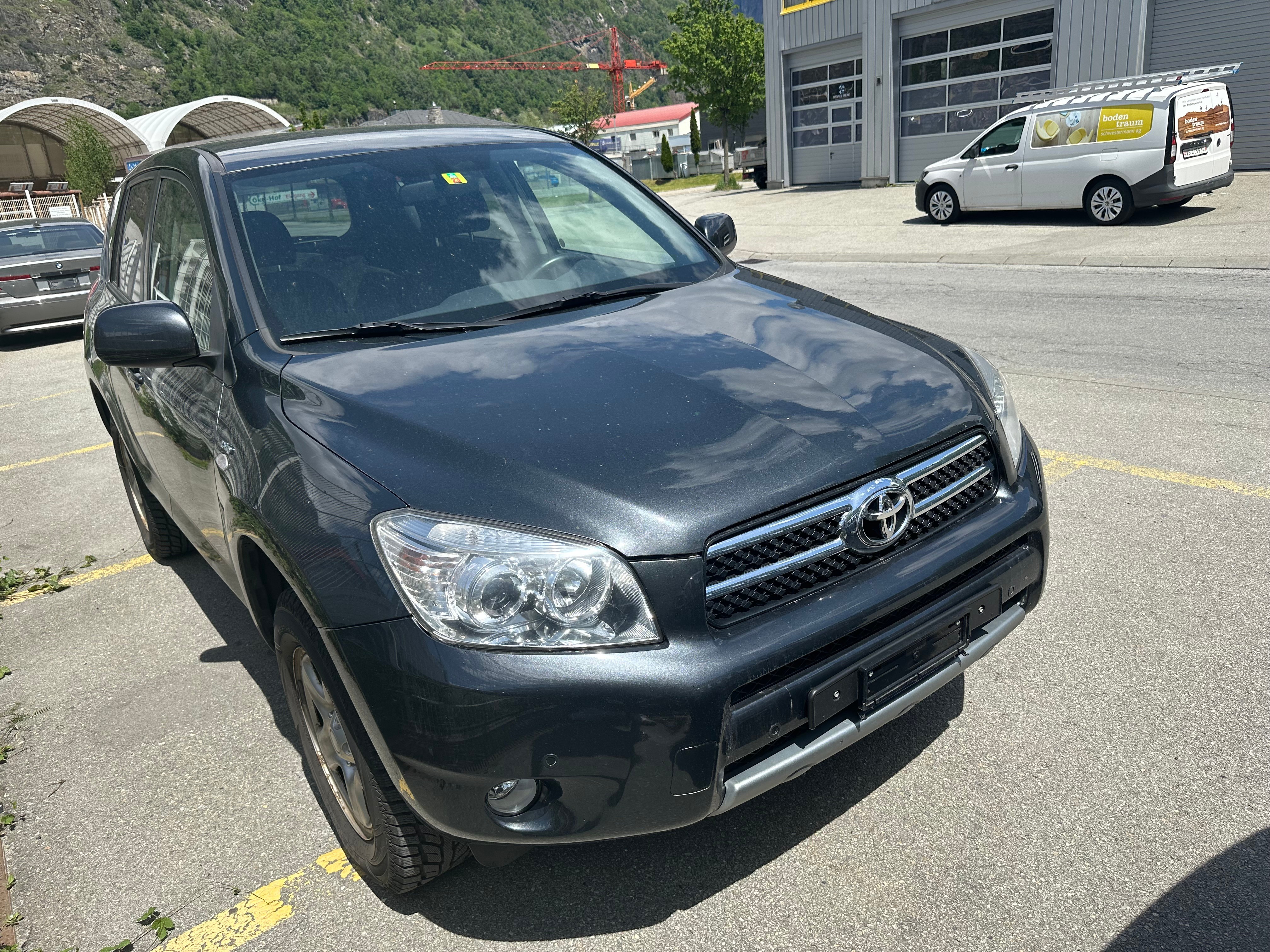 TOYOTA RAV-4 2.2D-4 D Cross Sport