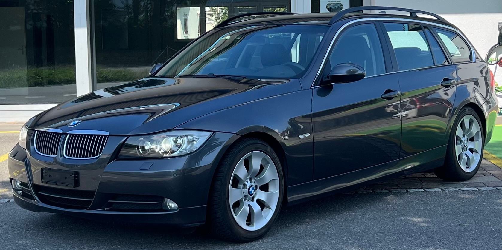 BMW 330i Touring Steptronic