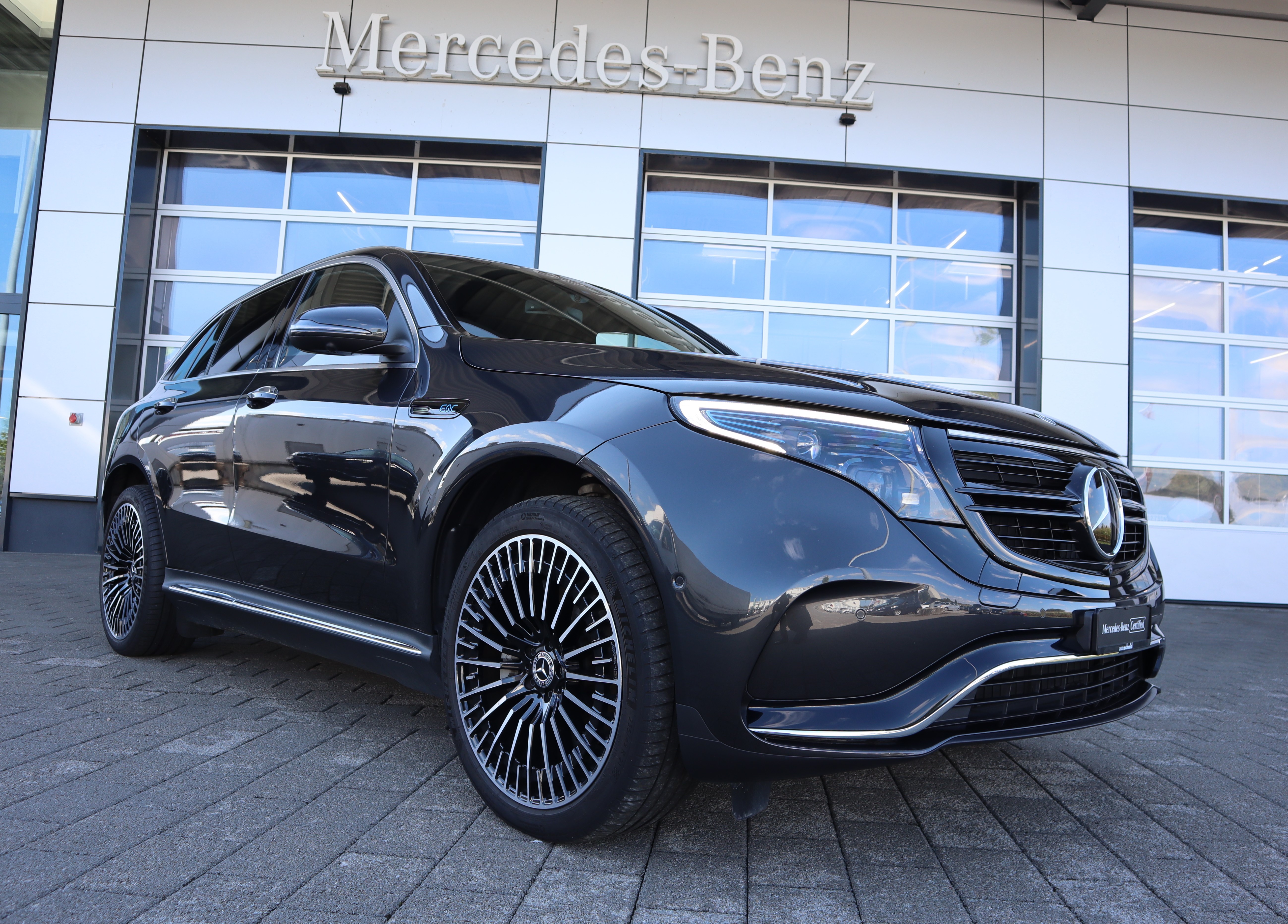 MERCEDES-BENZ EQC 400 AMG Line 4Matic