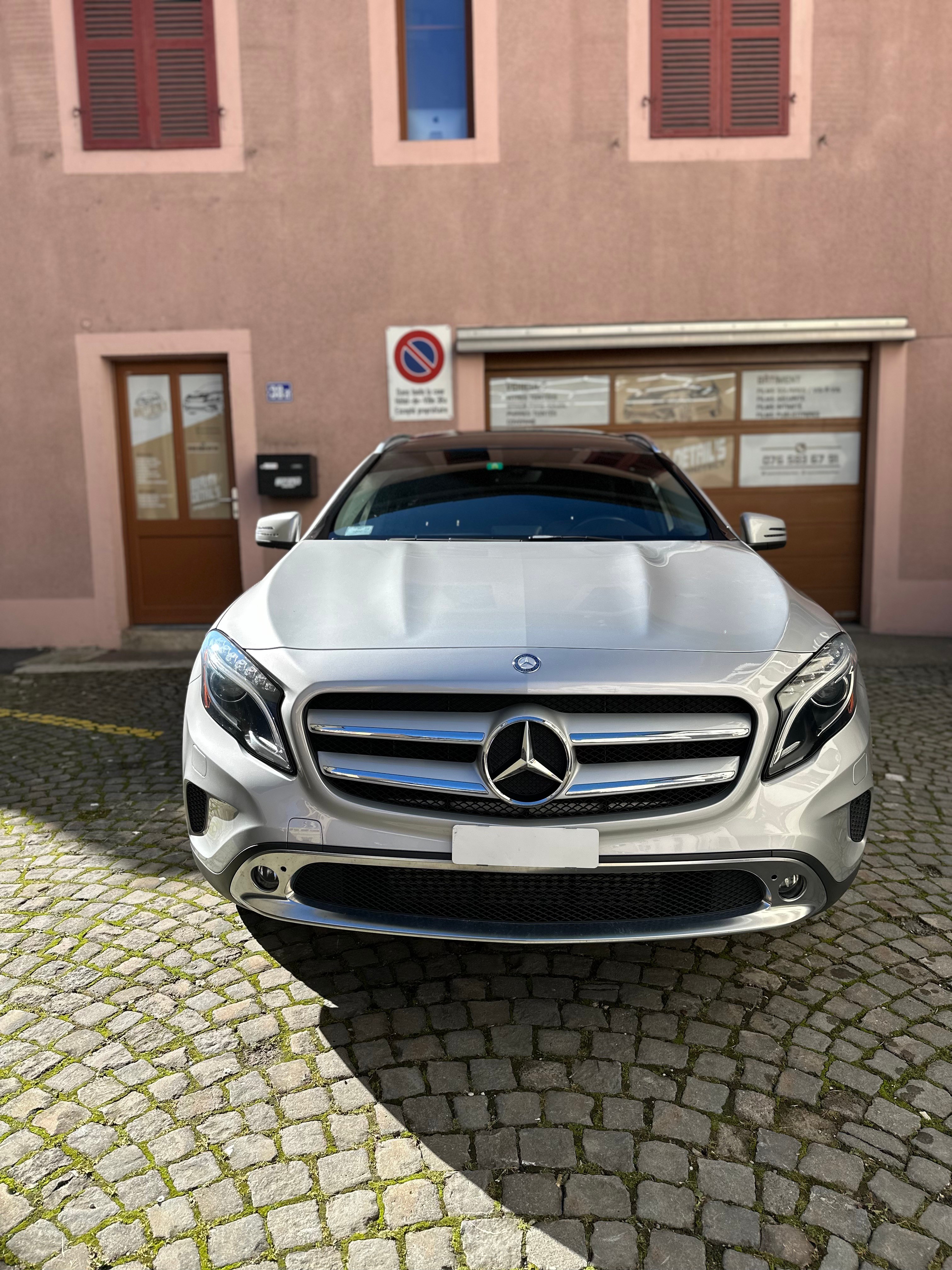 MERCEDES-BENZ GLA 250