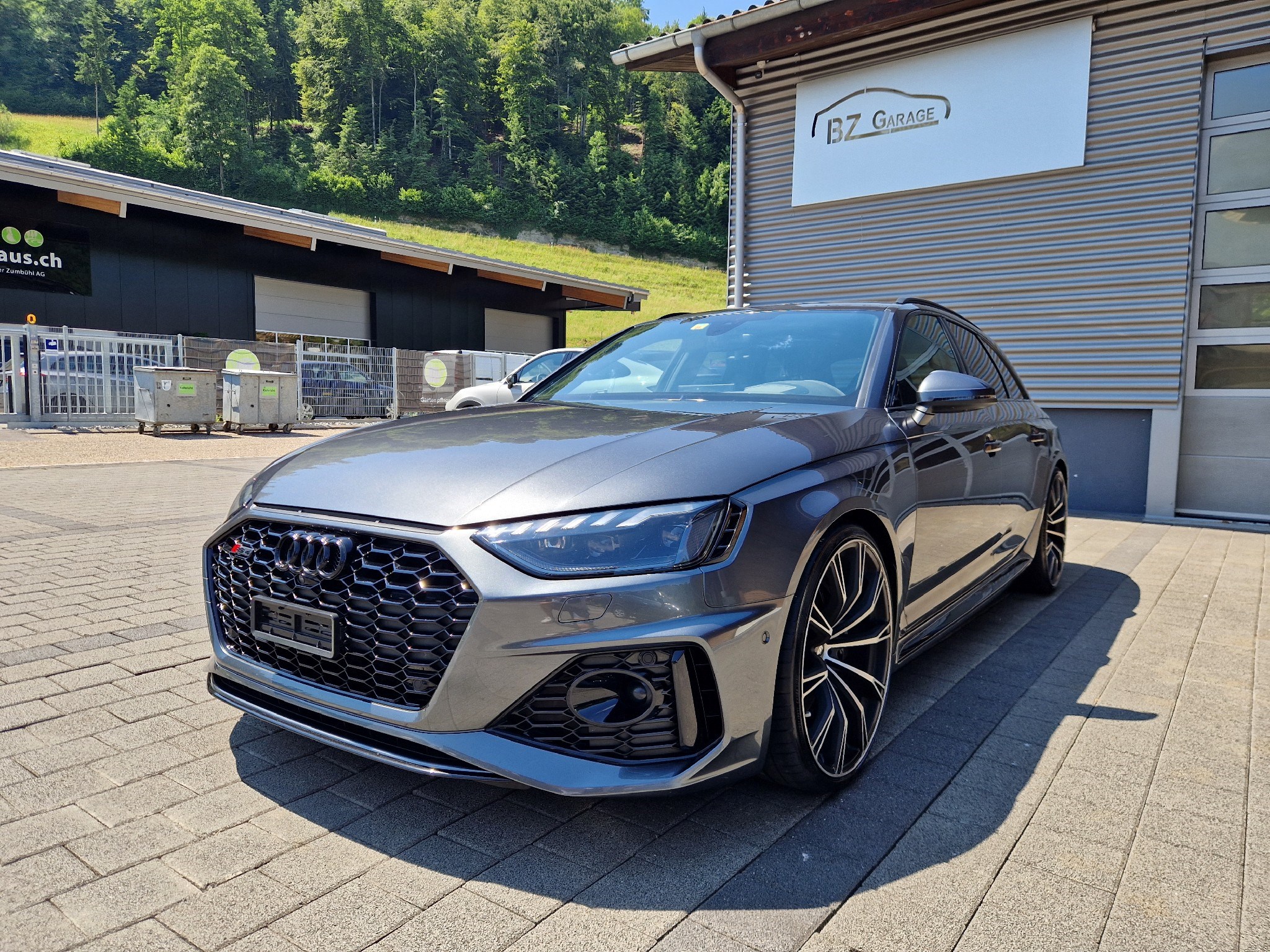 AUDI RS4 Avant quattro tiptronic